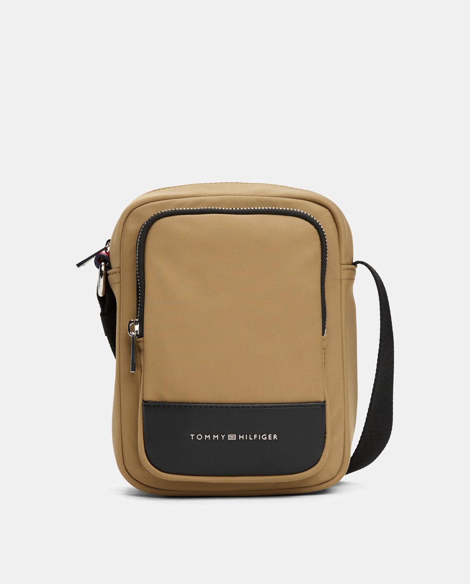 Imagen 0 de Bandolera estilo mini reporter de hombre de poliéster reciclado con asa ajustable