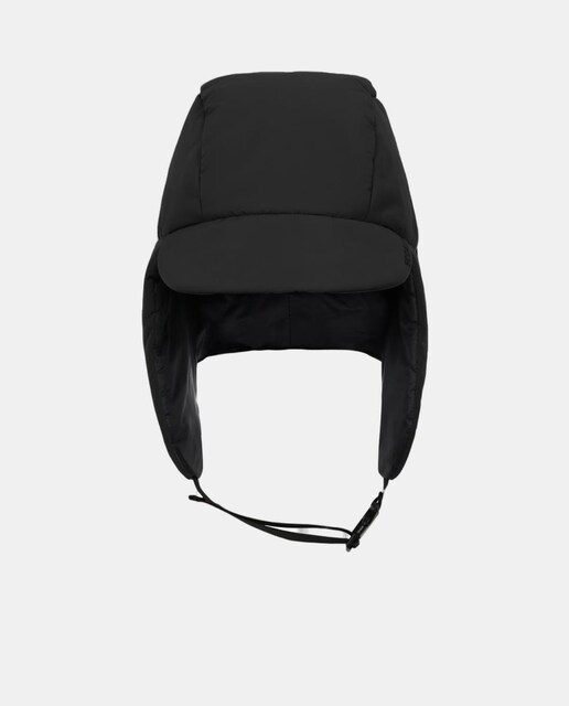 Imagen 0 de Gorro con orejeras hecho principalmente de poliéster reciclado.