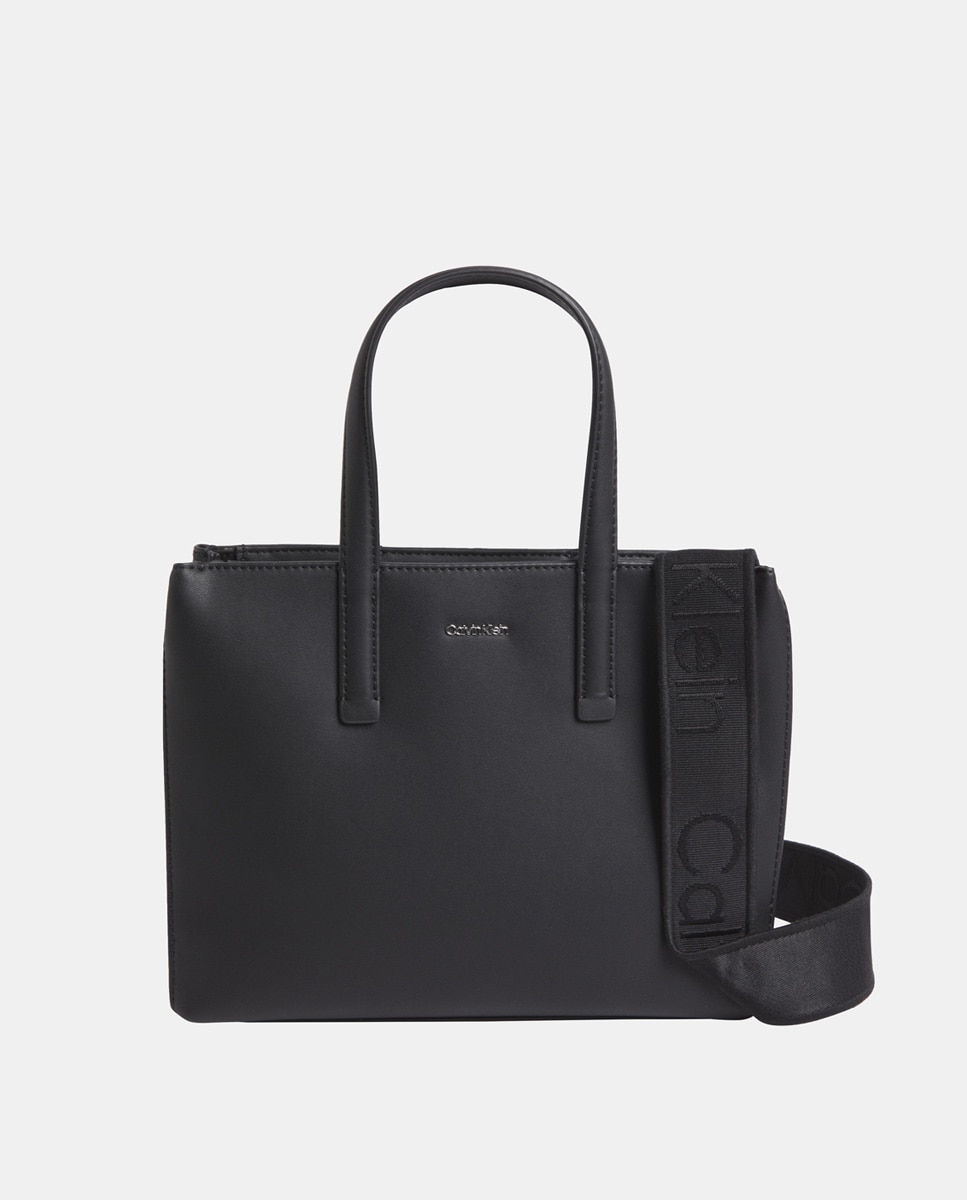 Imagen 0 de Bolso tipo carry all con logo metálico en el frontal