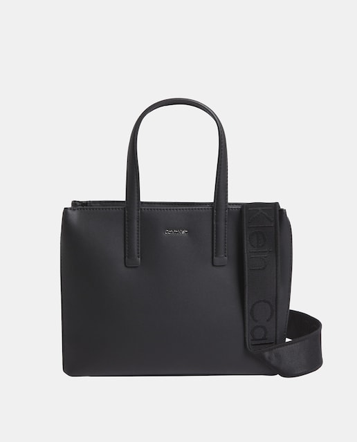 Imagen 0 de Bolso tipo carry all con logo metálico en el frontal