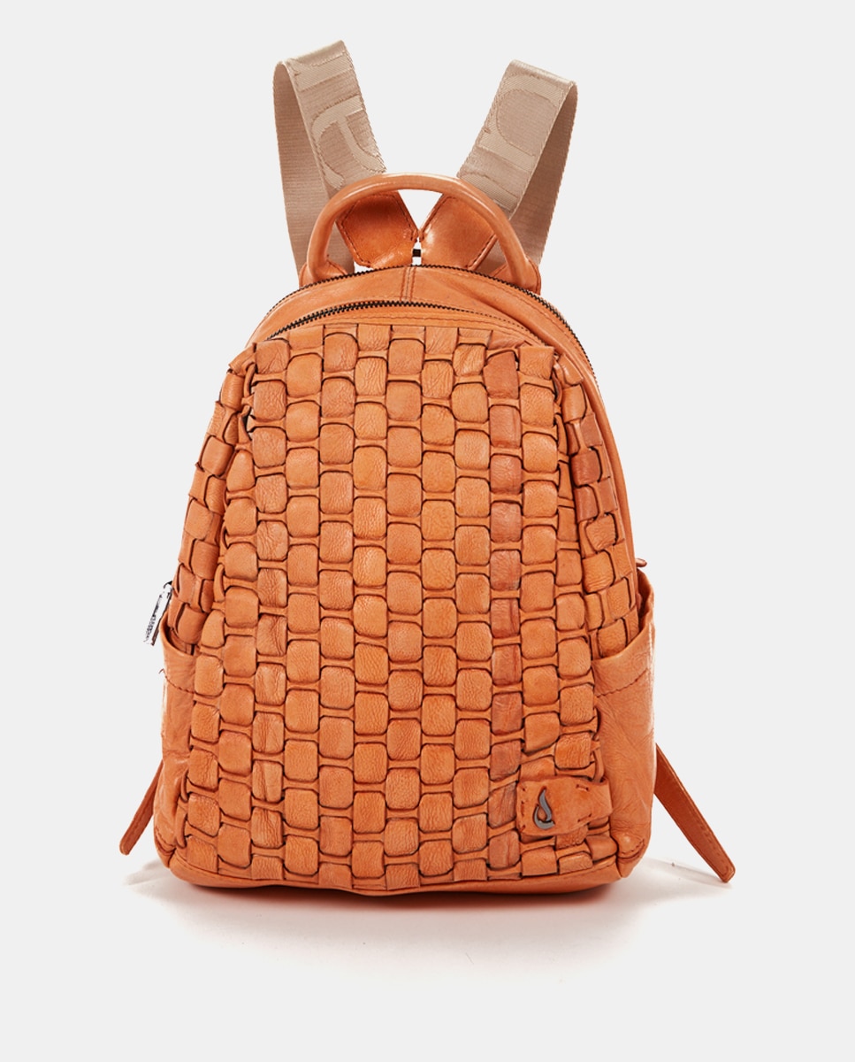 Imagen 0 de Mochila de piel trenzada en naranja con cierre cremallera