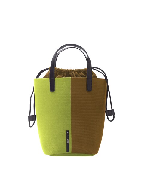 Imagen 0 de Mochila tipo saco con asas superiores y diseño amplio de estilo minimalista.