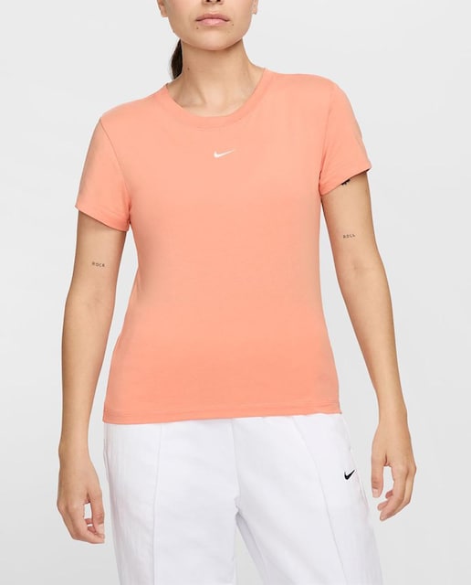 Imagen 0 de Camiseta de mujer Sportswear Chill Knit Nike