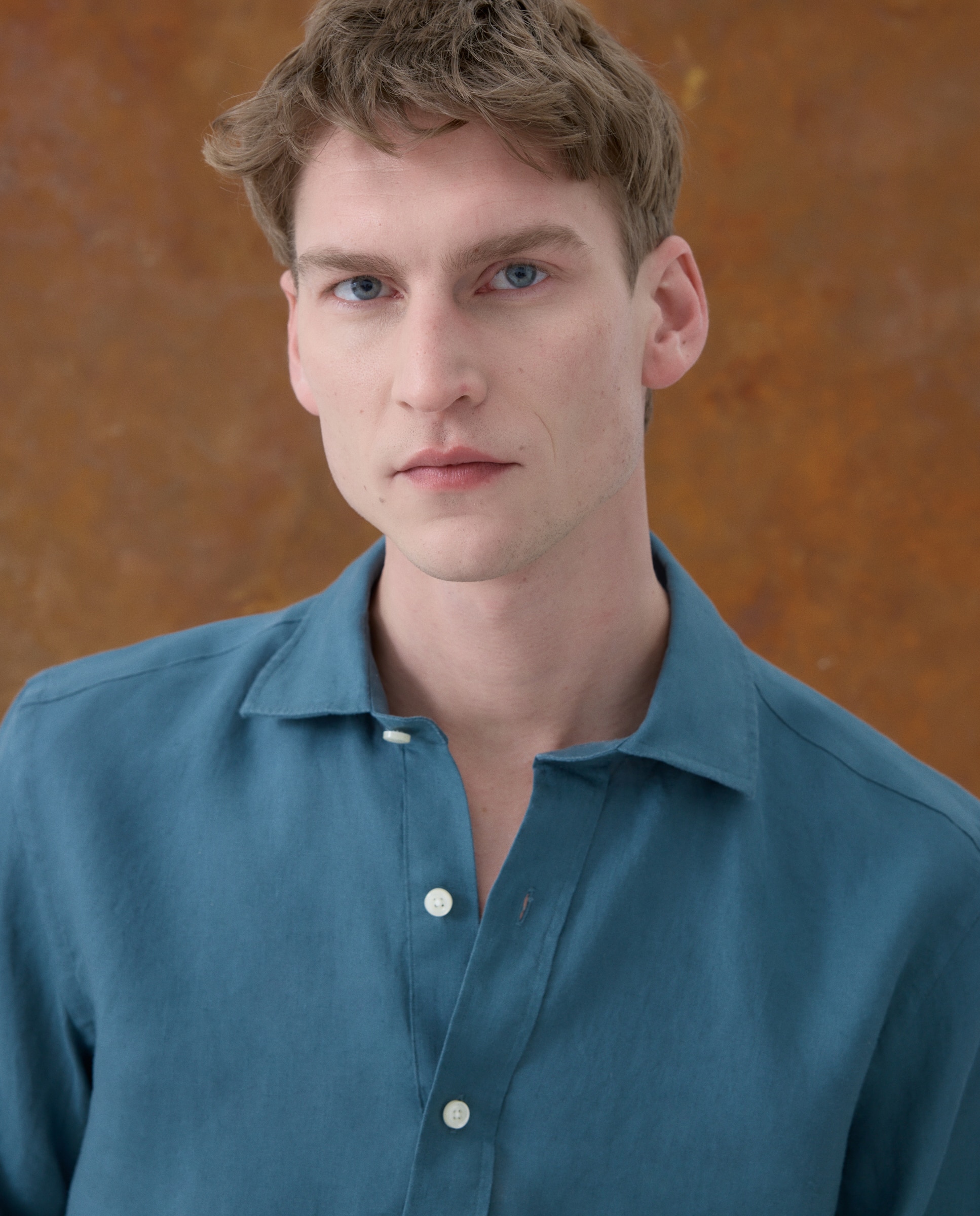Imagen 3 de Camisa polera 100% lino de hombre - Emidio Tucci - Verde Agua 490 Petróleo