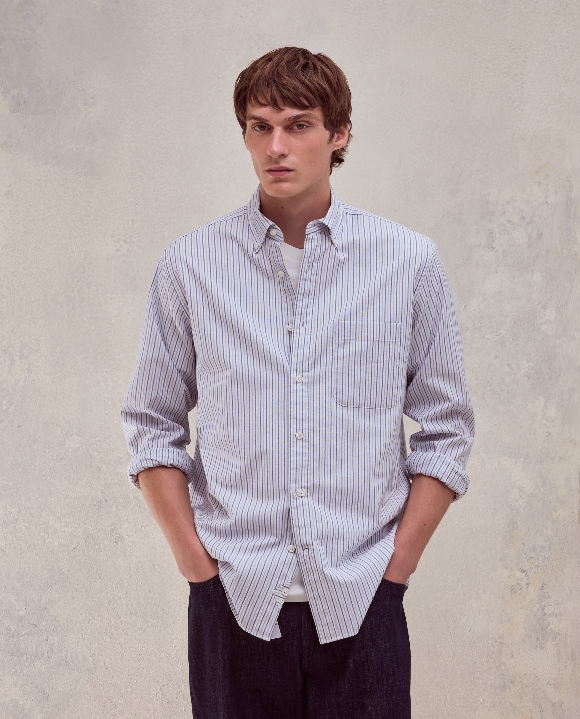 Imagen 0 de Camisa regular fit de oxford stretch con rayas bicolor de hombre  Gris claro