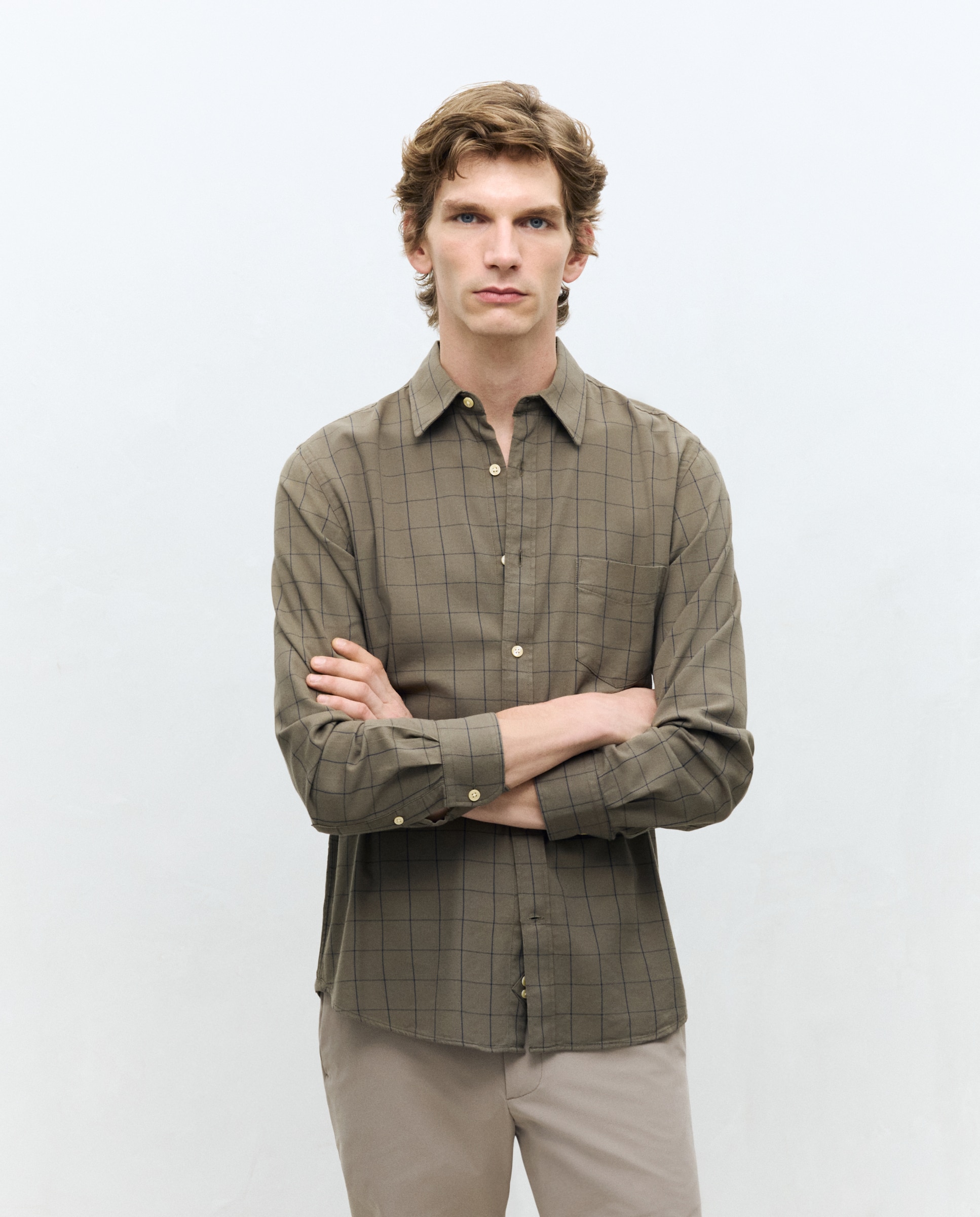 Imagem 0 de Camisa Casual de Sarja com Manga Comprida aos Quadrados de Corte Regular.
