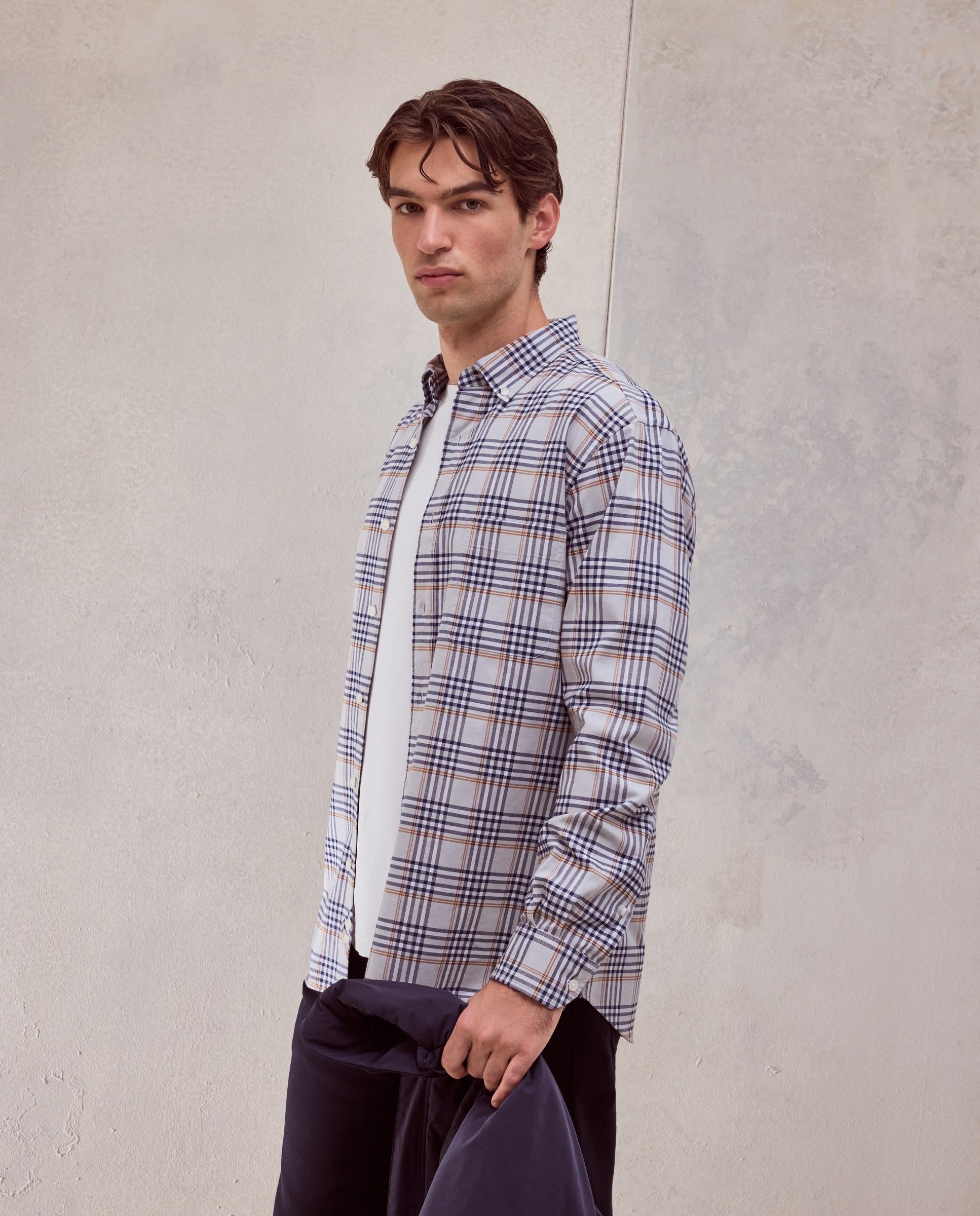 Camisa Regular Fit de Oxford Stretch aos Quadrados de Coleção Cinzento-claro-1