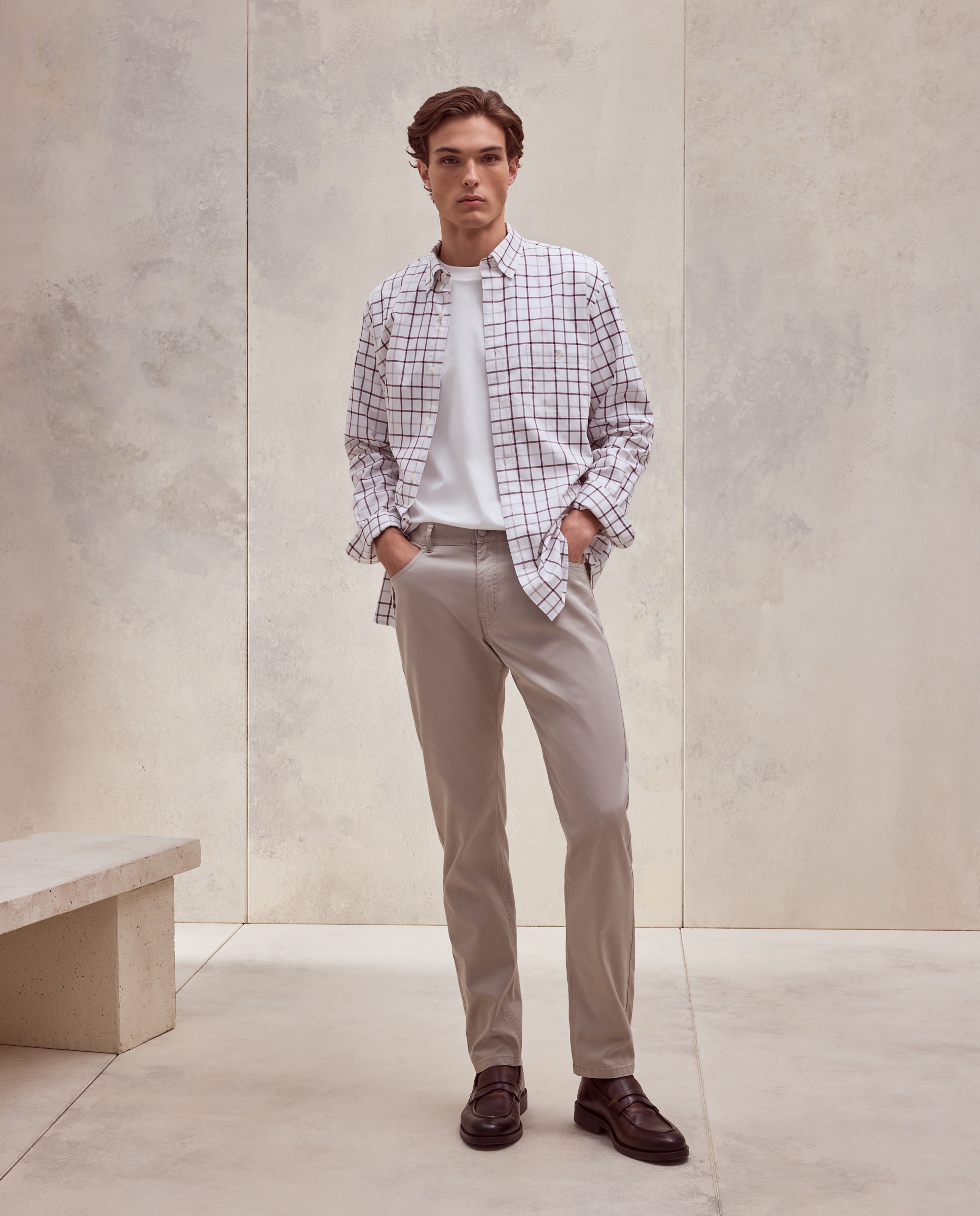 Imagem 0 de Camisa em Sarja de Algodão Stretch aos Quadrados com Fundo - Branco