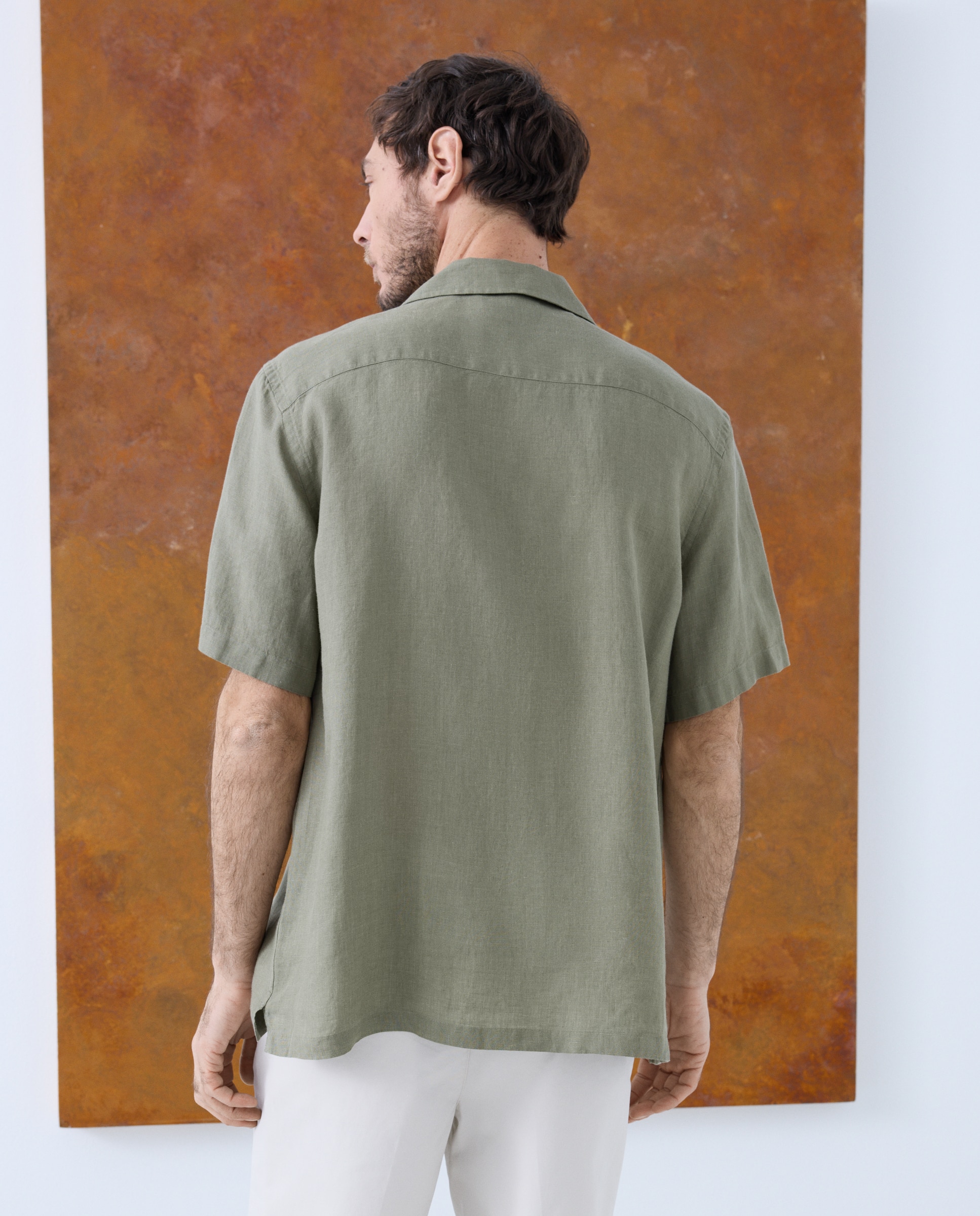 Camisa de Linho com Manga Curta Caqui-3
