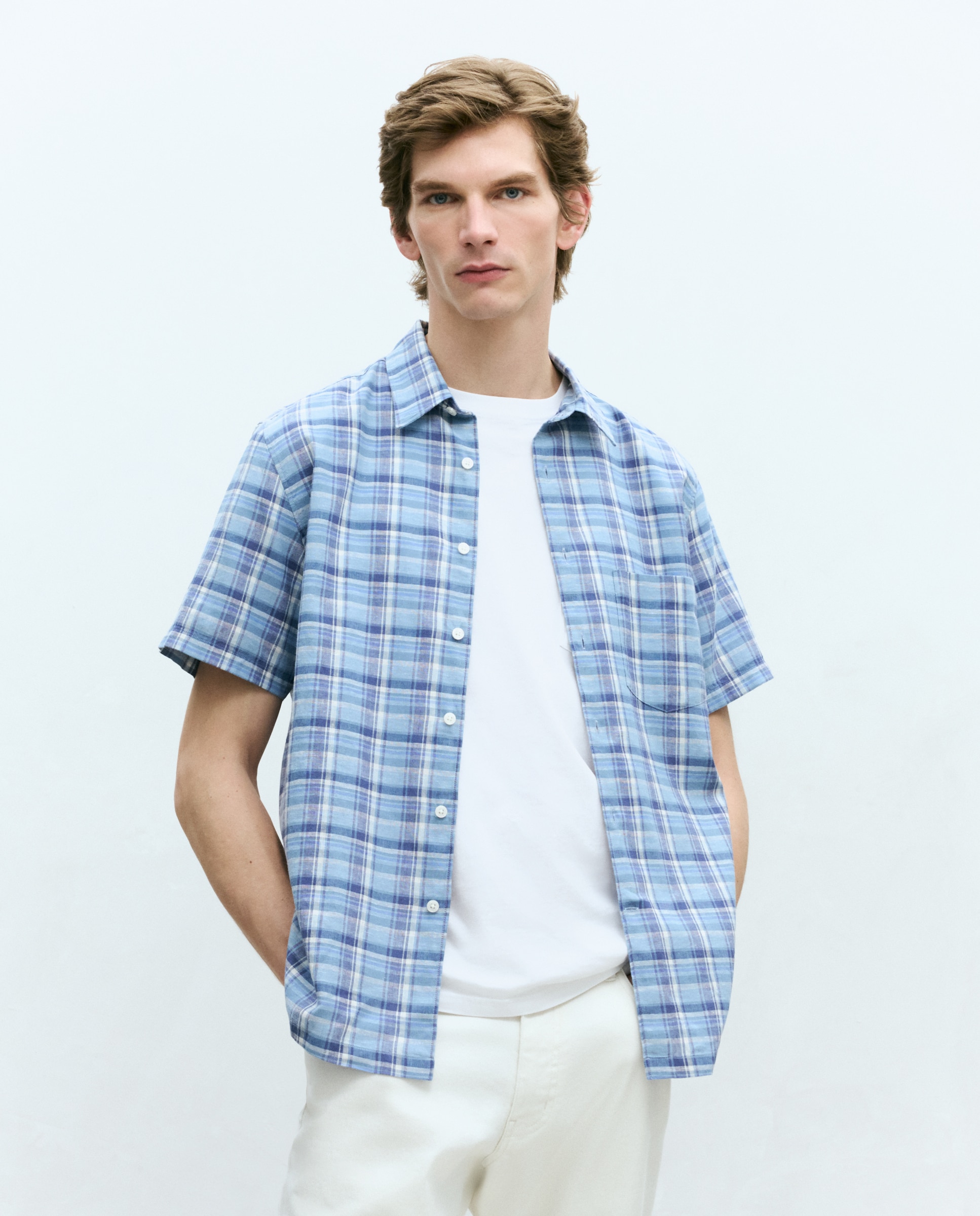 Imagem 0 de Camisa de Manga Curta Regular Fit em Linho e Algodão aos Quadrados Madrás