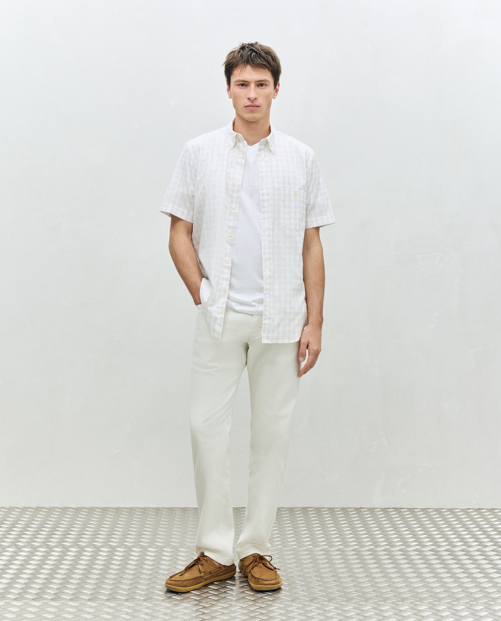 Camisa Classic Fit de Algodão Slub aos Quadrados Madrás com Manga Curta Castanho-claro-2