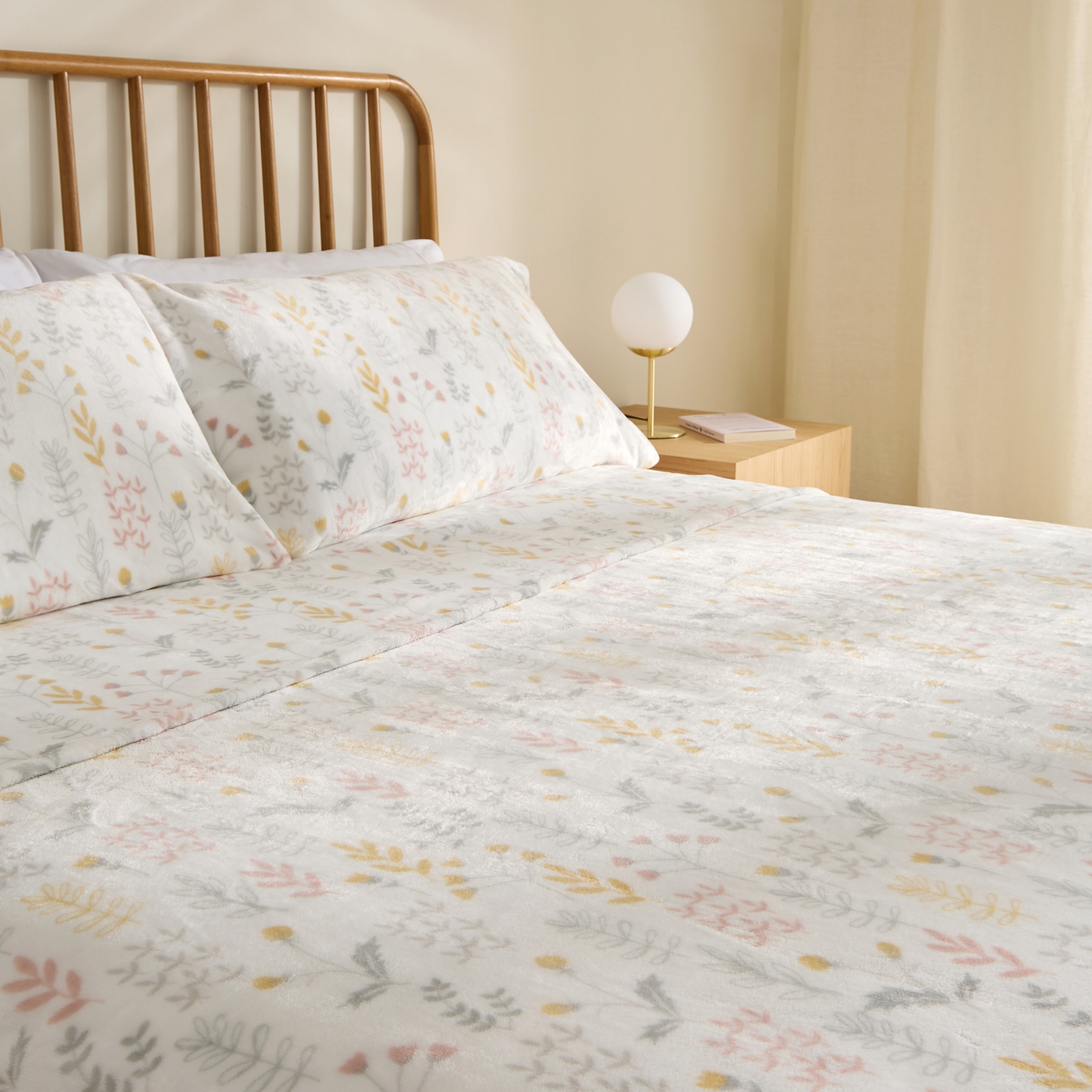 Imagen 0 de Juego de sábanas con bajera extrasuaves Isabella