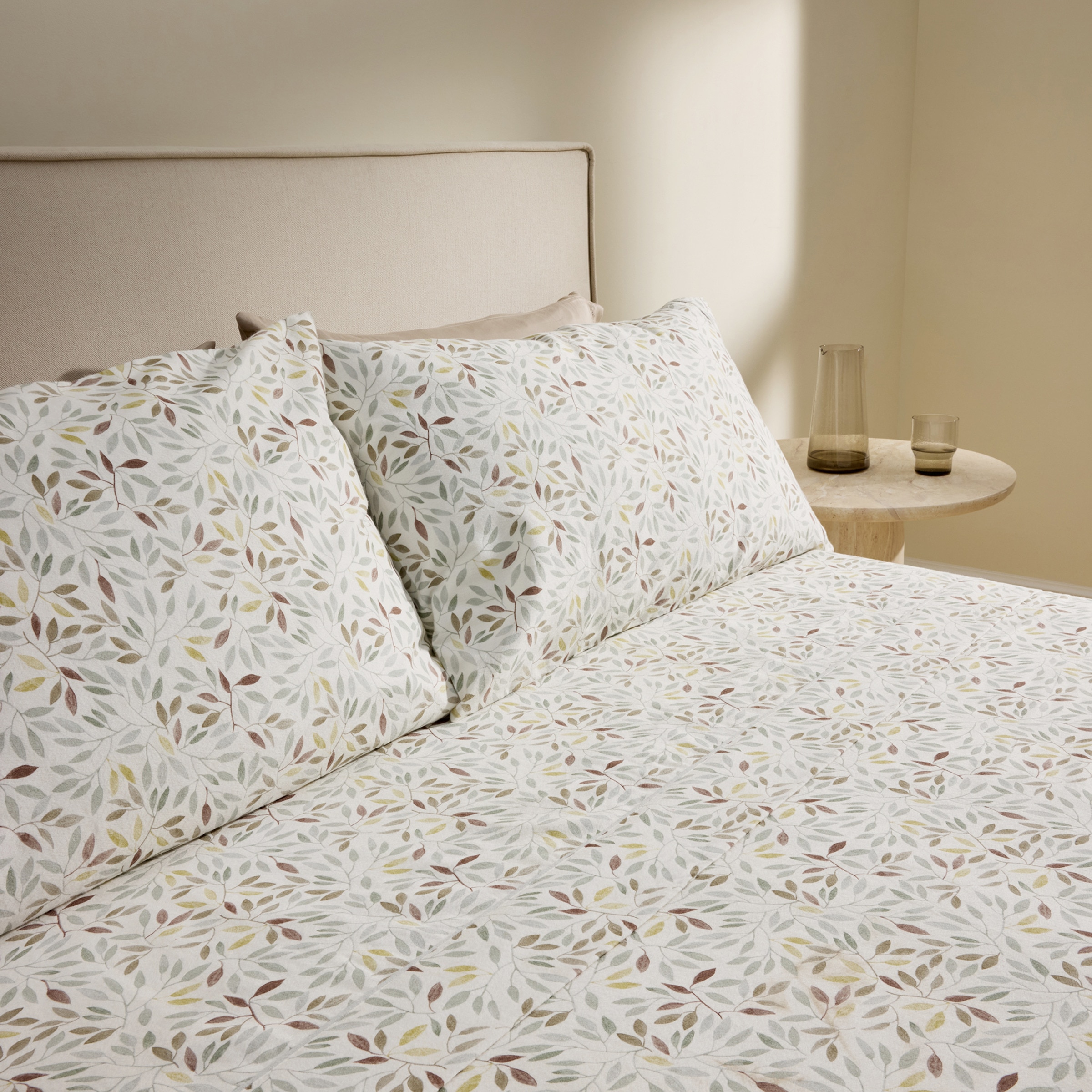 Imagen 0 de Juego de sábanas con bajera franela Acacia