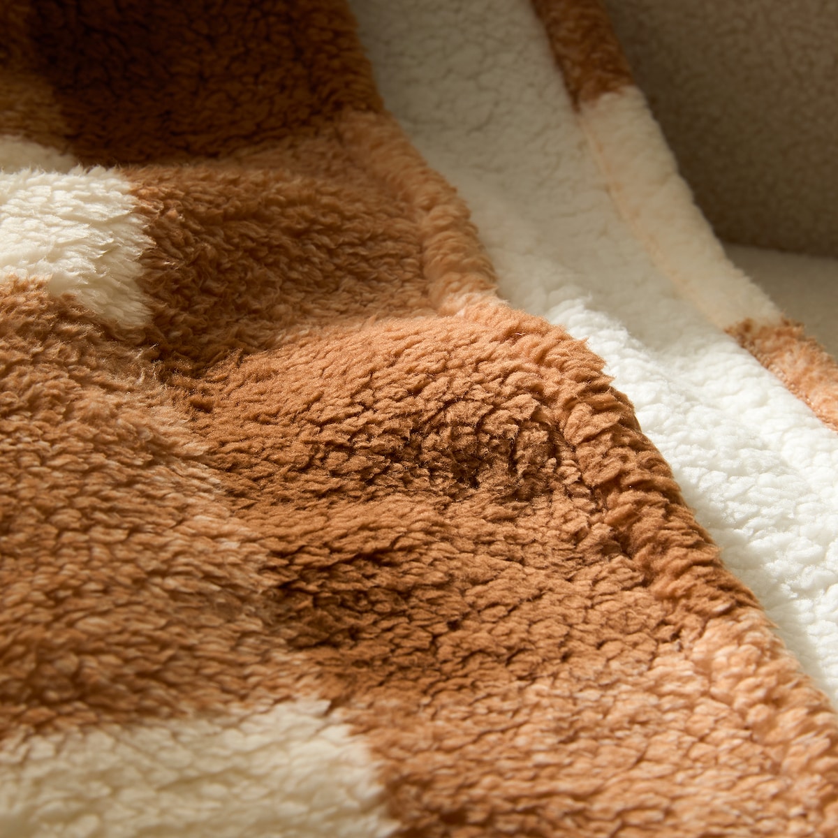 Manta decorativa Ernesto Basics El Corte Inglés Marfil-3