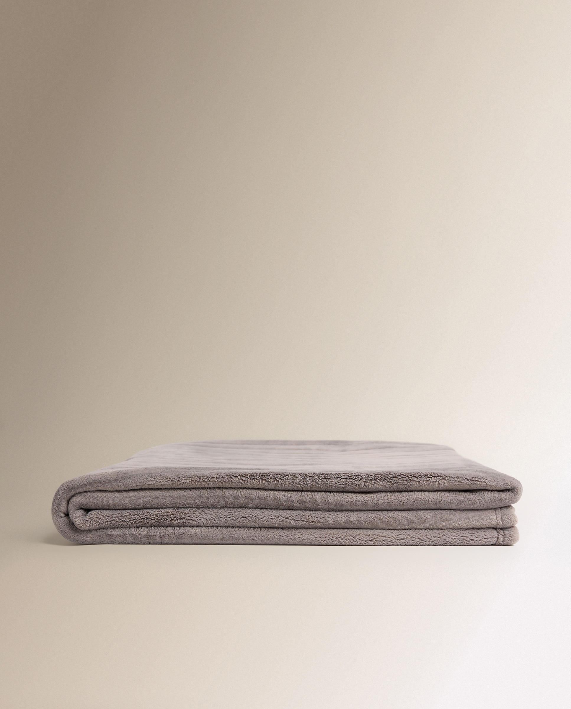 Manta decorativa Odell - Gris 140 x 190 cm Gris-2