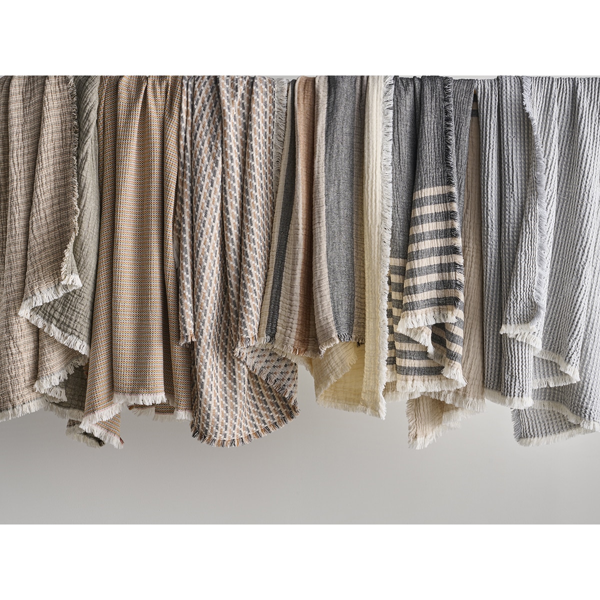 Manta decorativa algodón Erik Room - El Corte Inglés - Beige 130 x 170 cm Gris-5