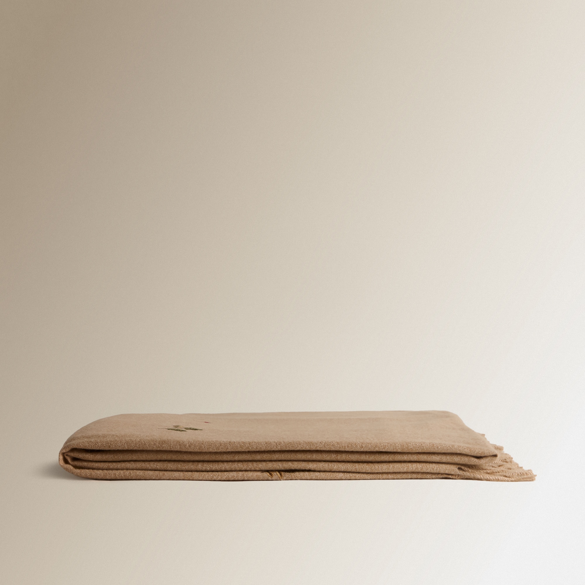 Manta Decorativa Josie Bege-2