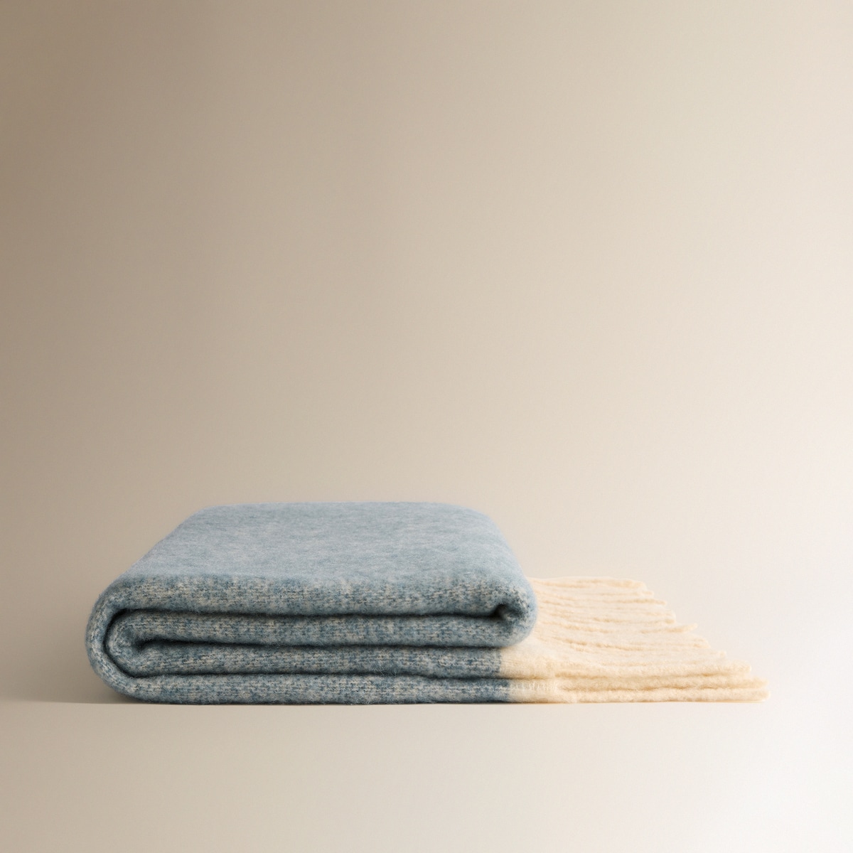 Manta Decorativa Zac Cinzento-2