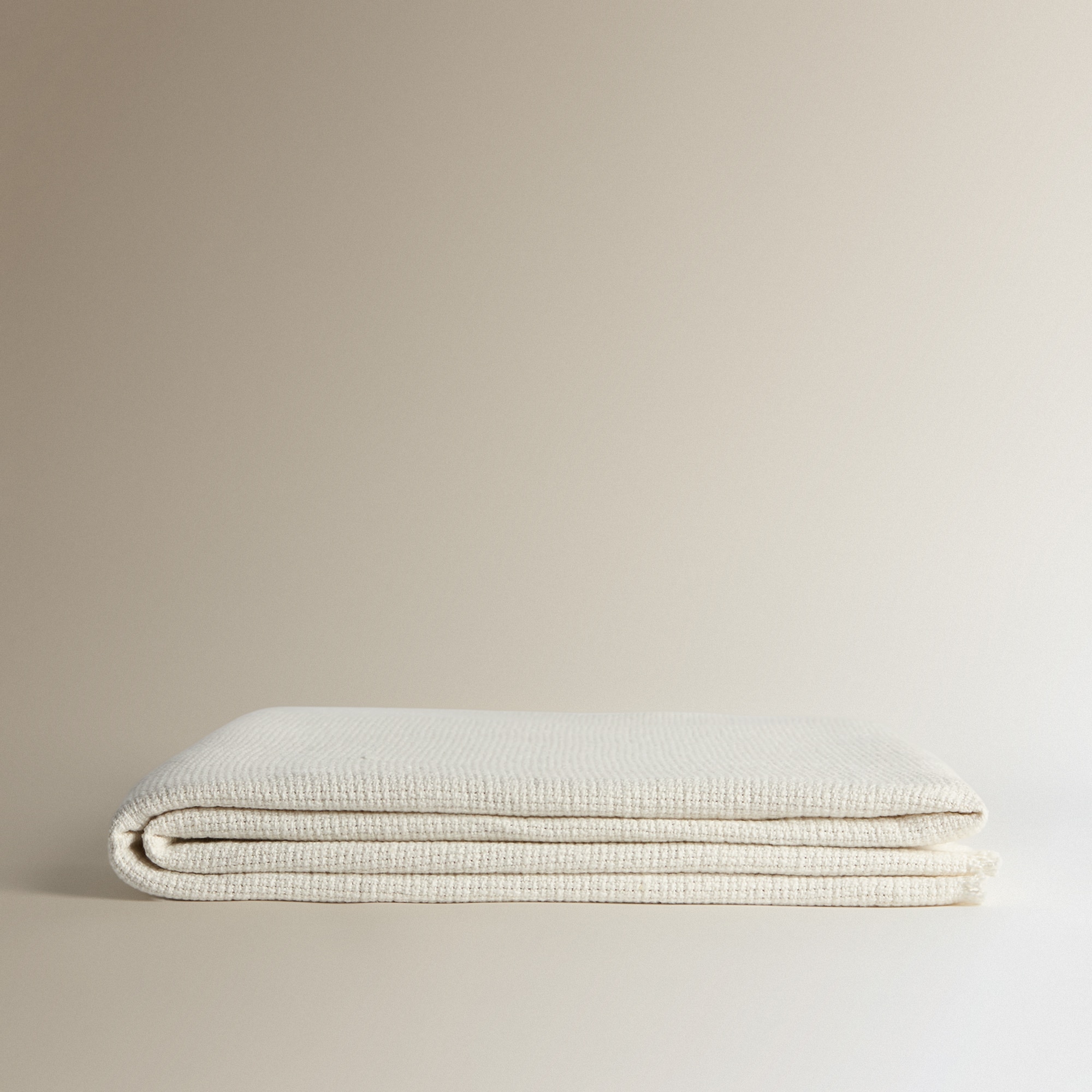 Manta Decorativa Honne Branco-2