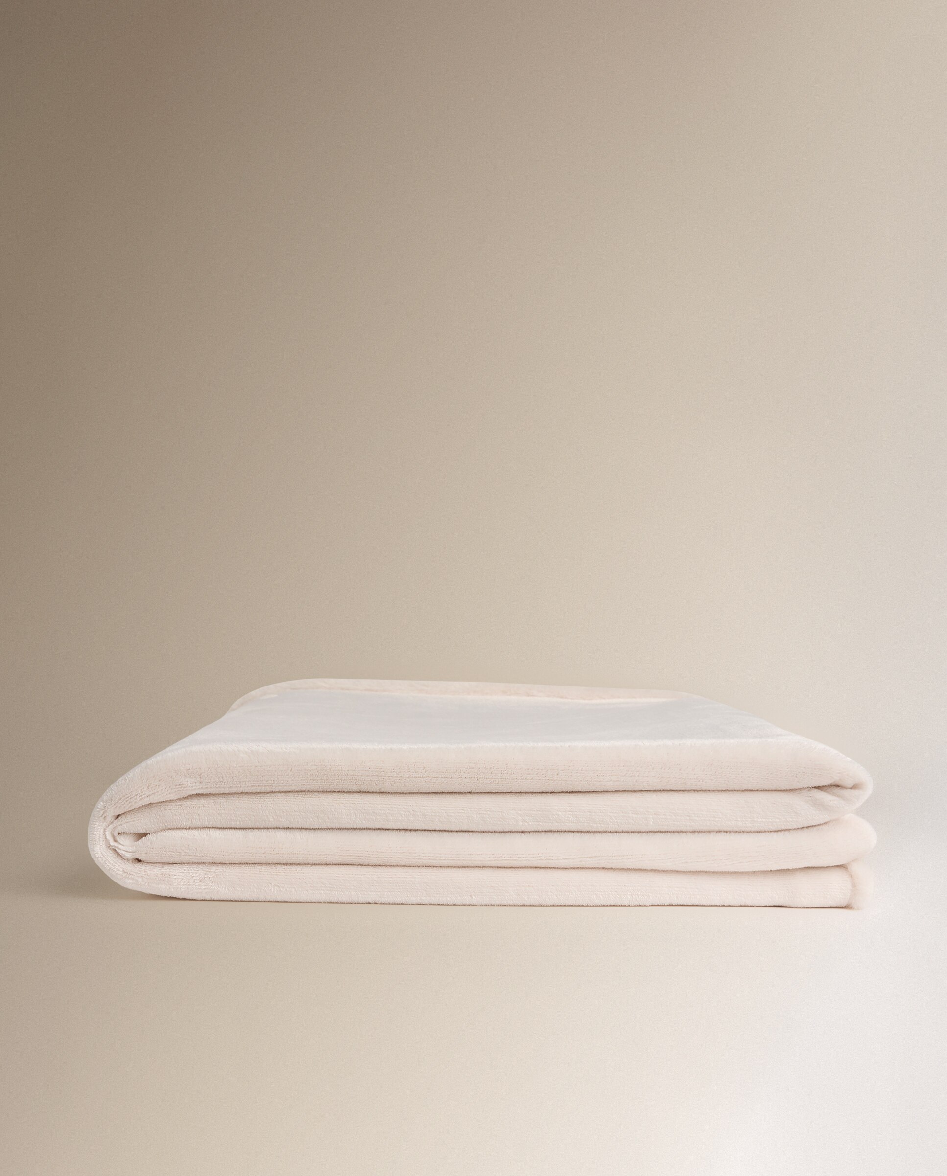 Manta decorativa Rolland - Crudo 140 x 190 cm Crudo-2