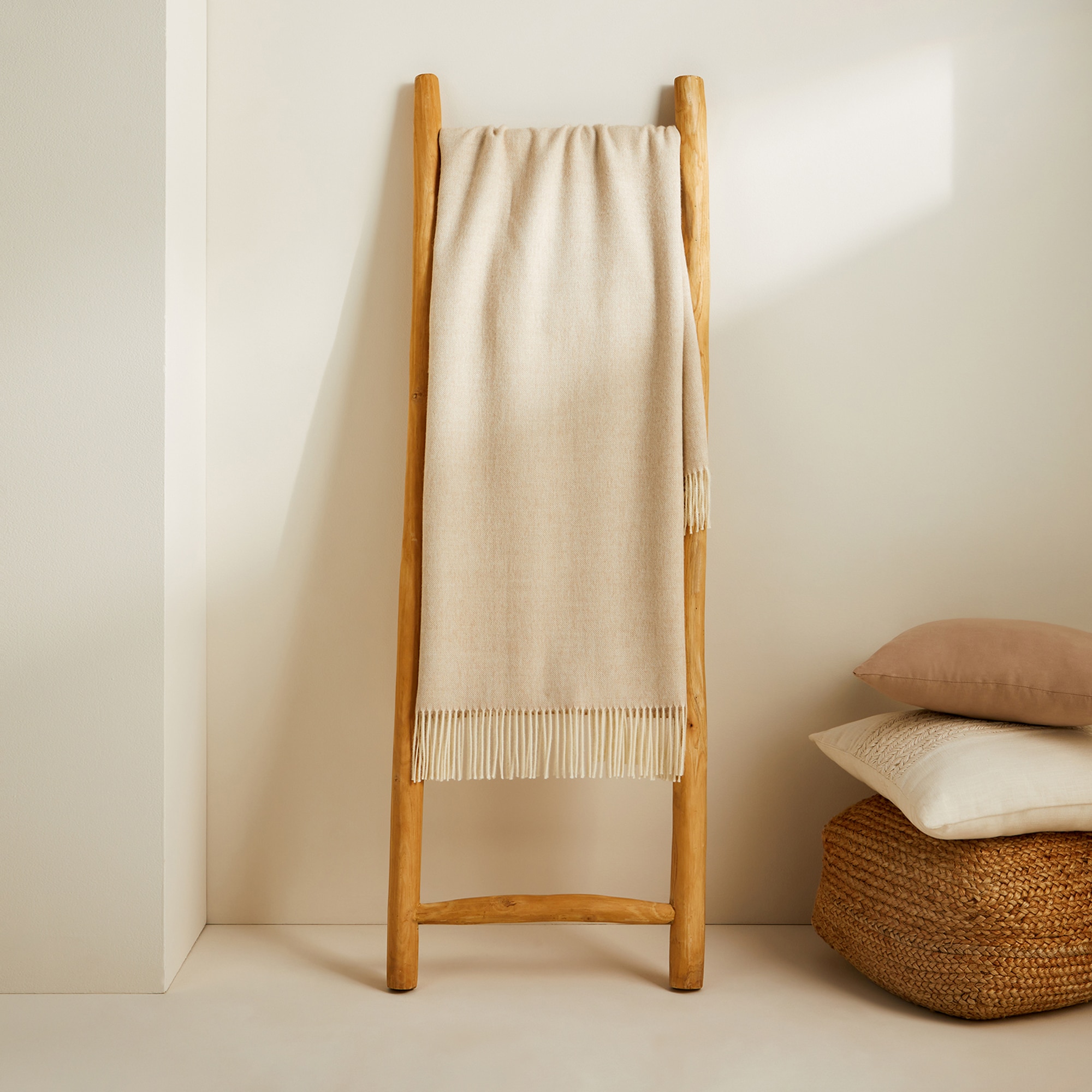 Imagem 0 de Manta Decorativa de Alpaca Elian