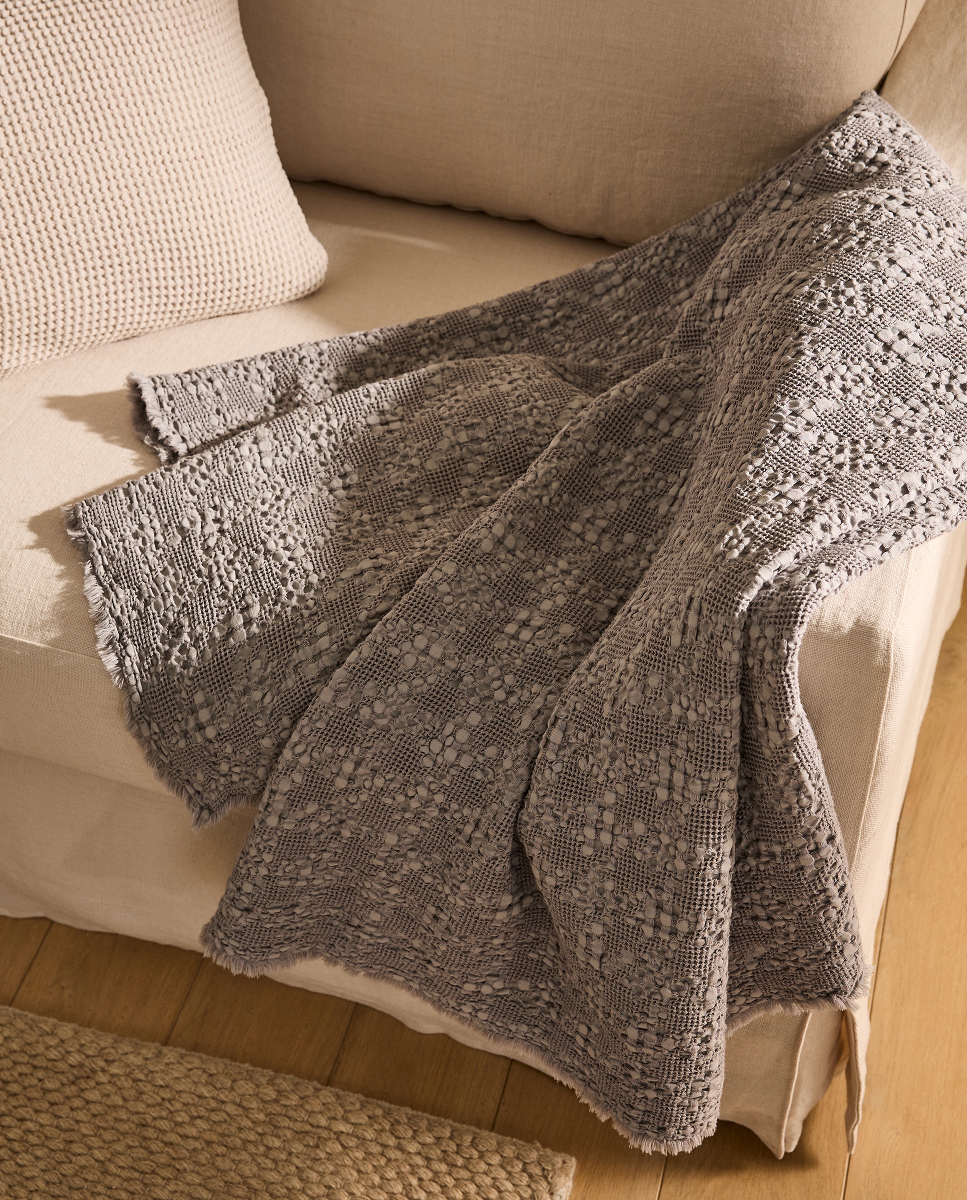 Imagem 0 de Manta Decorativa Pauline