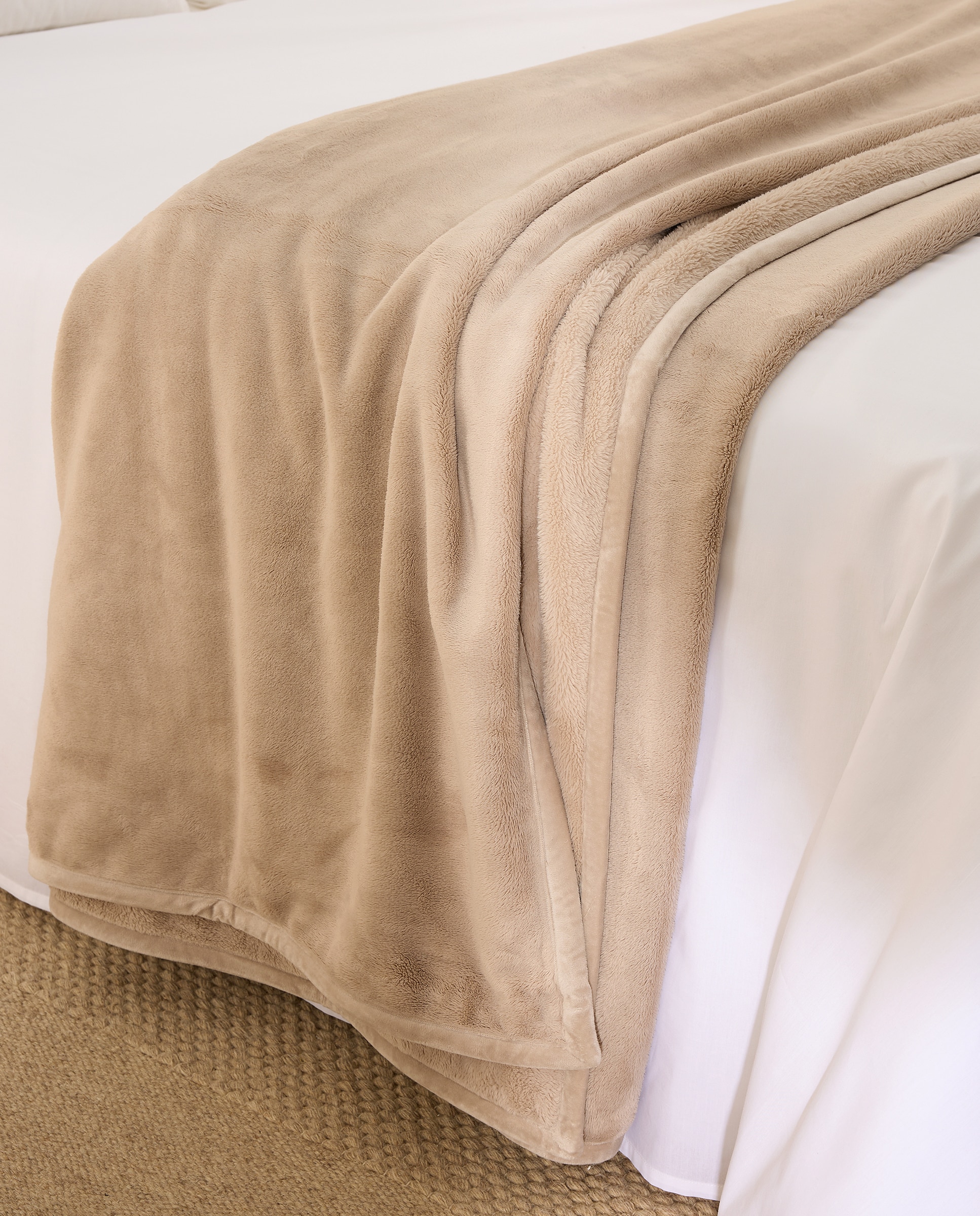 Manta de cama extra suave Corviglia - Beige Cama 200 cm Beige-1
