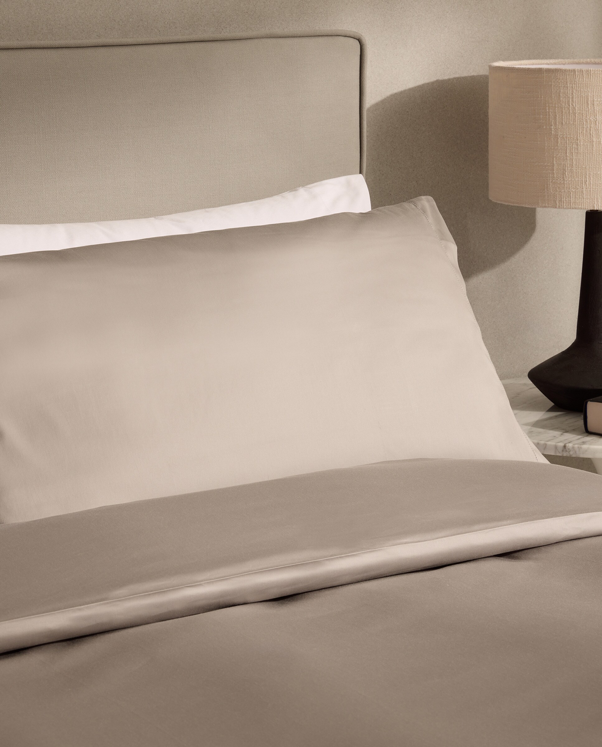 Imagen 1 de Funda de almohada Algodón Satén 300 hilos El Corte Inglés - Gris 45 x 75 cm Gris