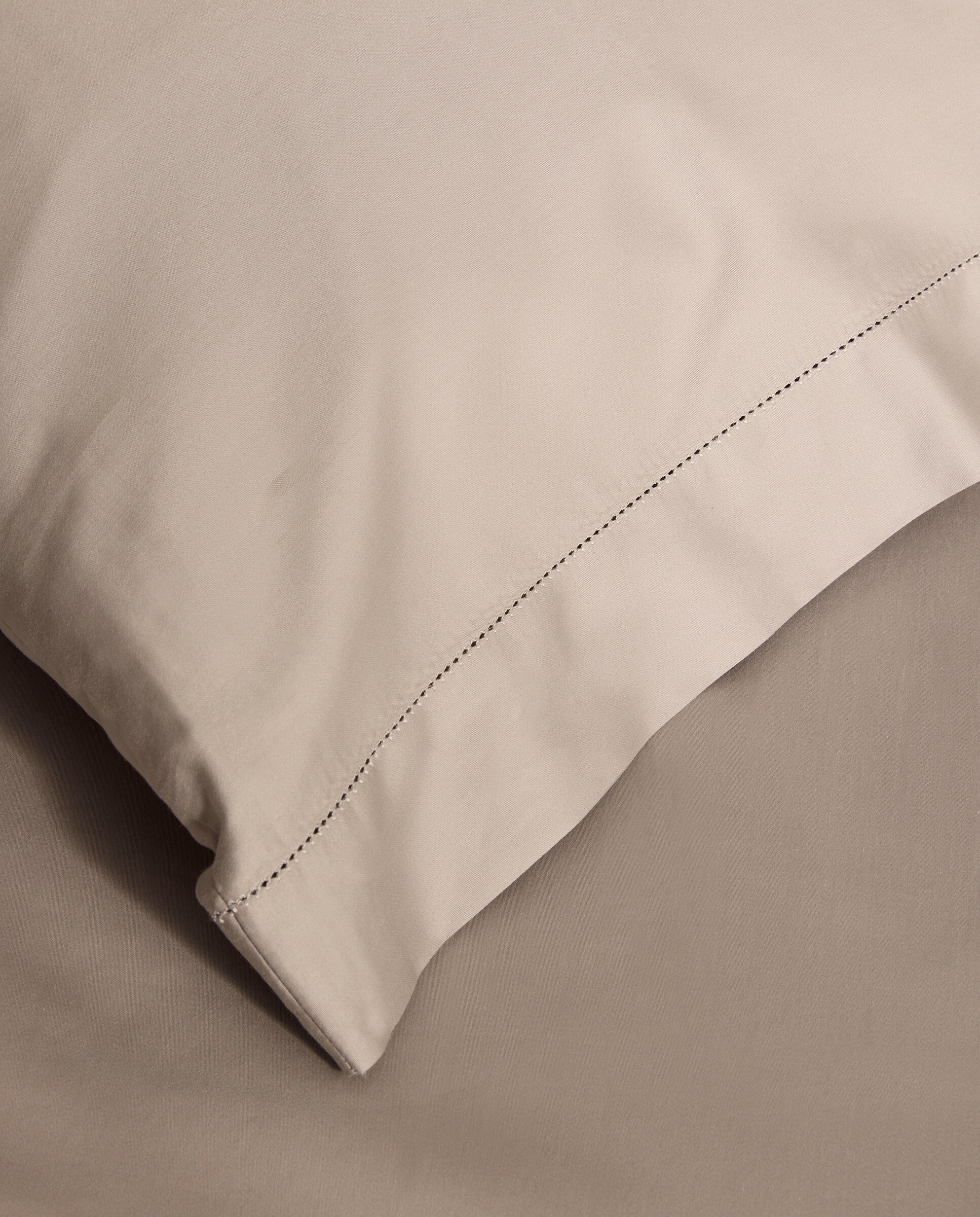 Imagen 3 de Funda de almohada Algodón Satén 300 hilos El Corte Inglés - Gris 45 x 75 cm Gris