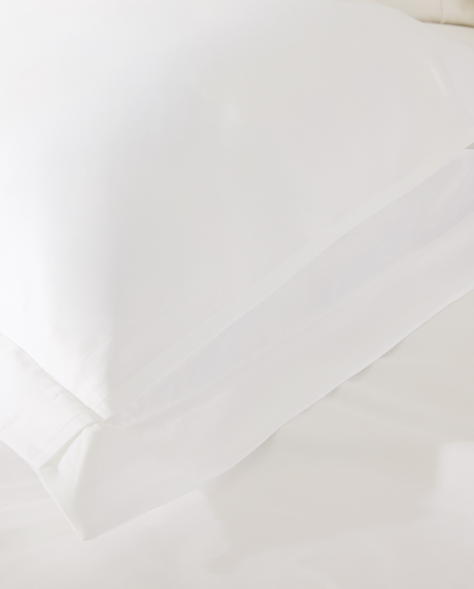Capa de Almofada Suave em Cetim de Algodão Egípcio Milan - 600 fios Branco-4