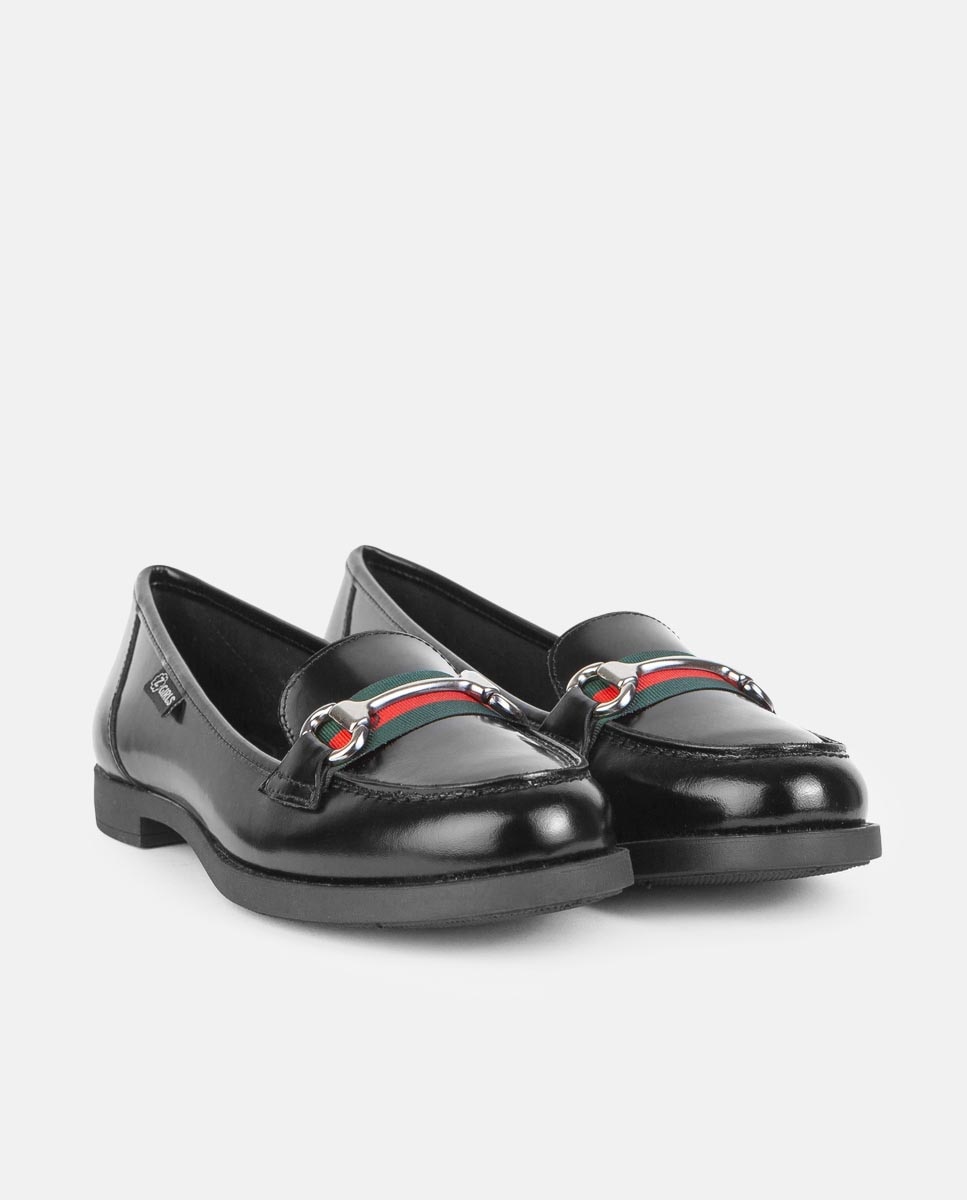 Mocassins em Pele com Detalhe de Travessão e Sola de Borracha ZGirls Preto-2