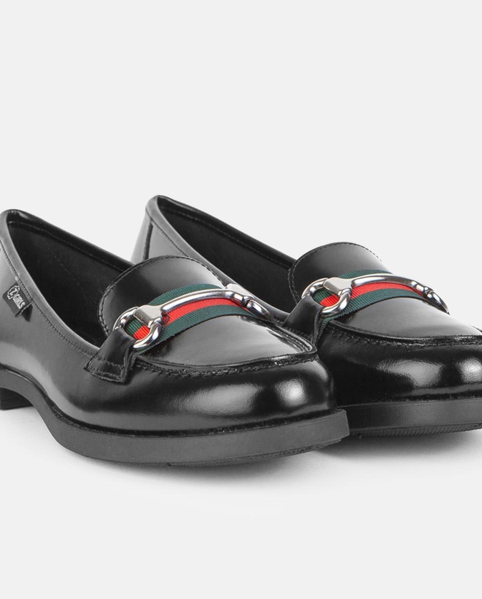 Mocassins em Pele com Detalhe de Travessão e Sola de Borracha ZGirls Preto-4