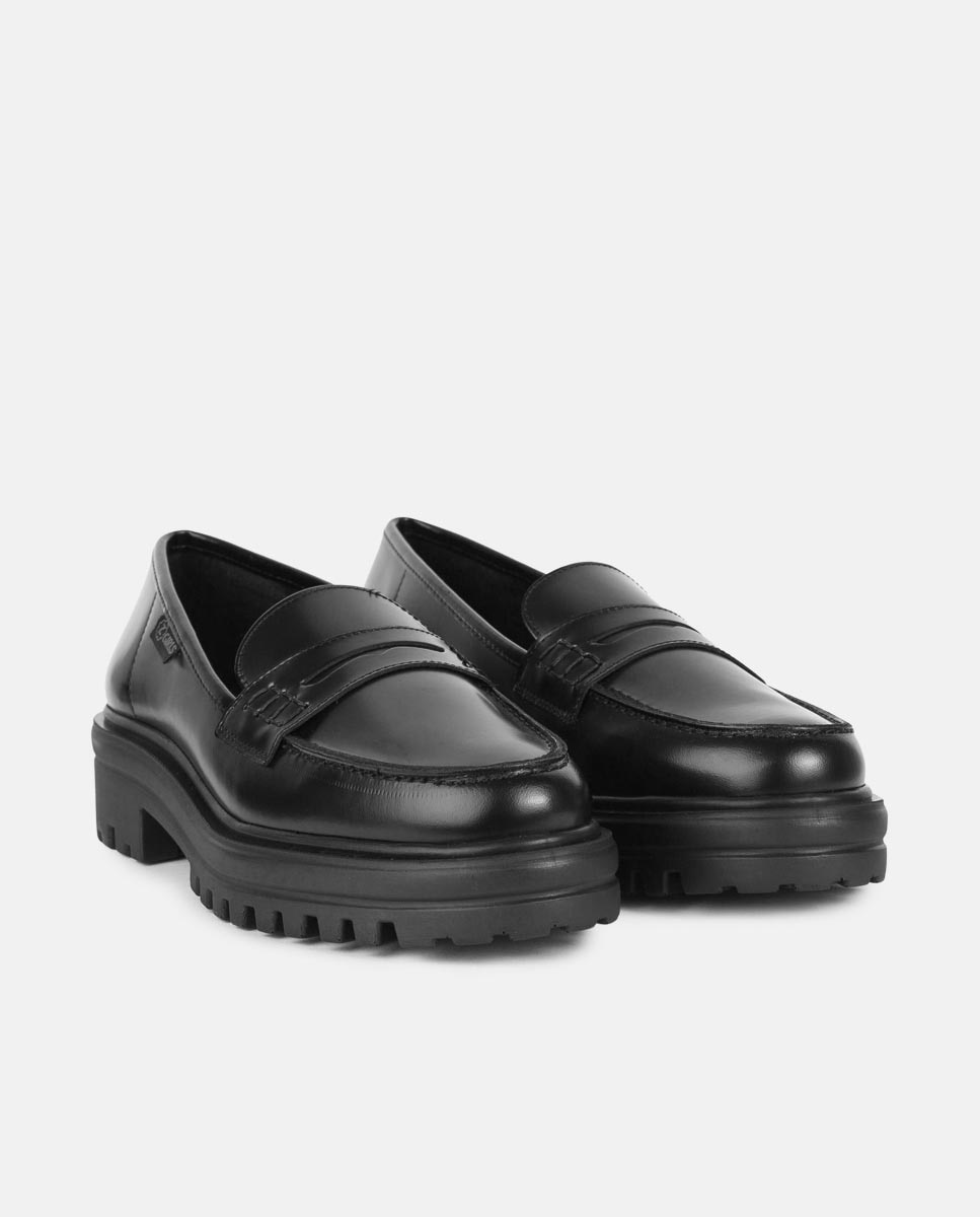 Mocassins em Pele com Detalhe de Travessão e Sola de Borracha ZGirls Preto-2