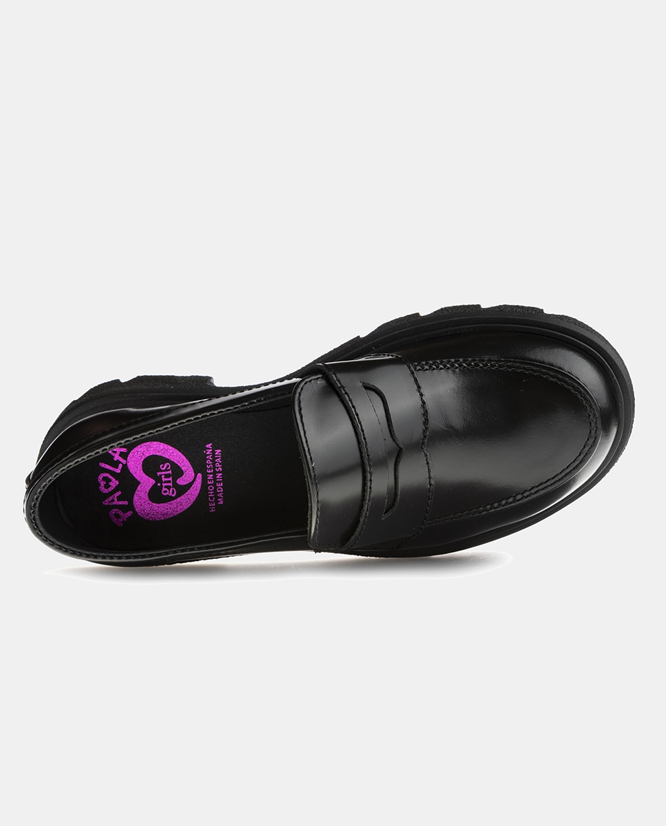 Mocassins com Detalhe de Travessão, Sola Track e em Pele Paola Preto-2