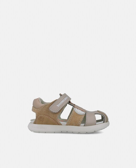 Imagen 0 de Sandalia de piel de color taupe para niño