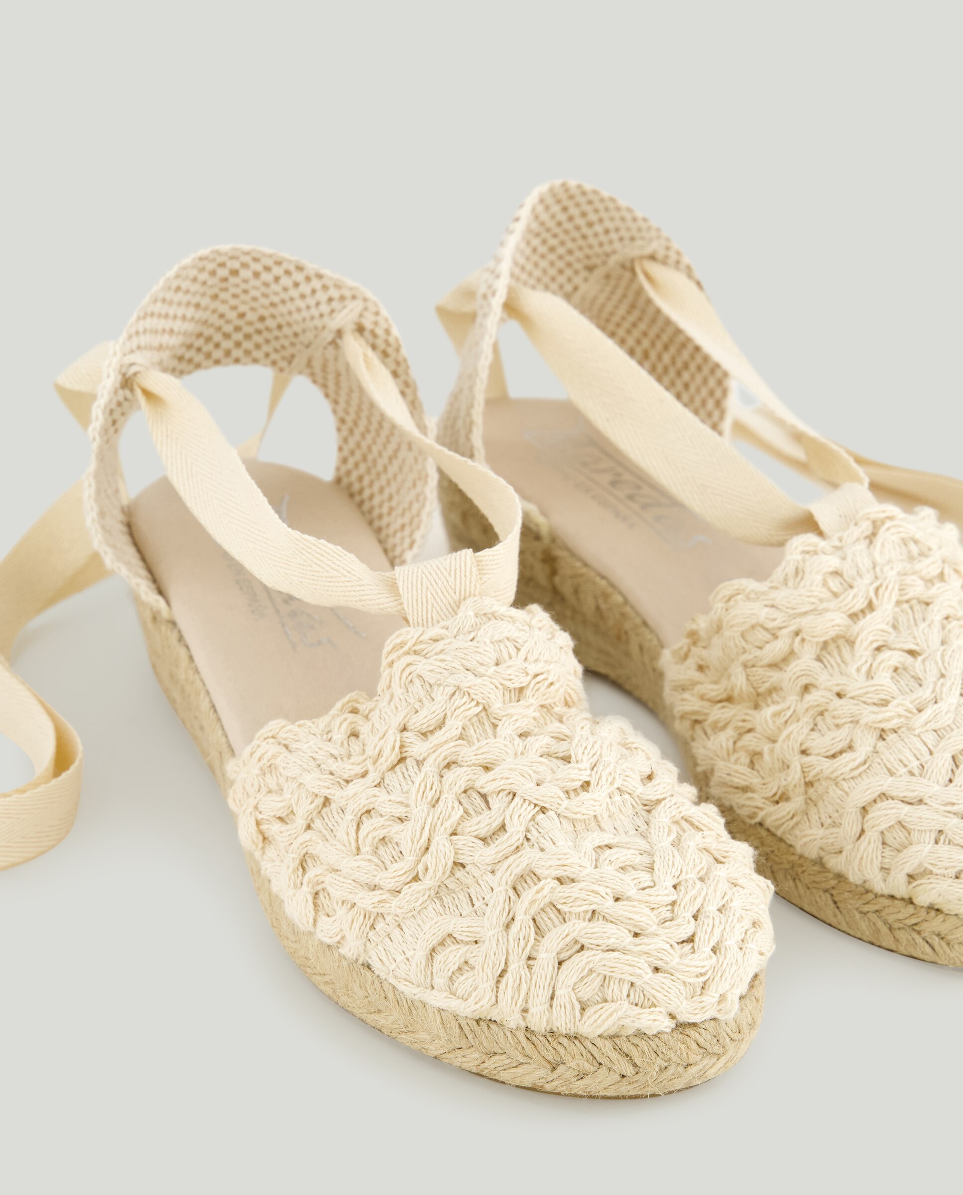 Alpercatas de Crochet e em Juta Maredas Bege-5