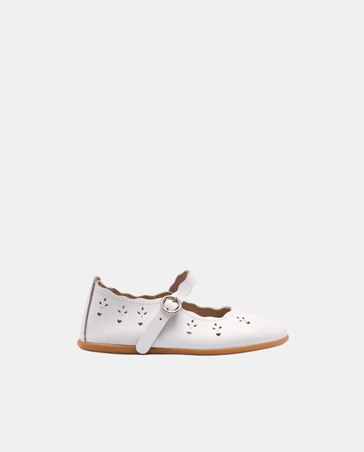 Imagem 0 de Sabrinas Laváveis com Corações Perfurados - Branco