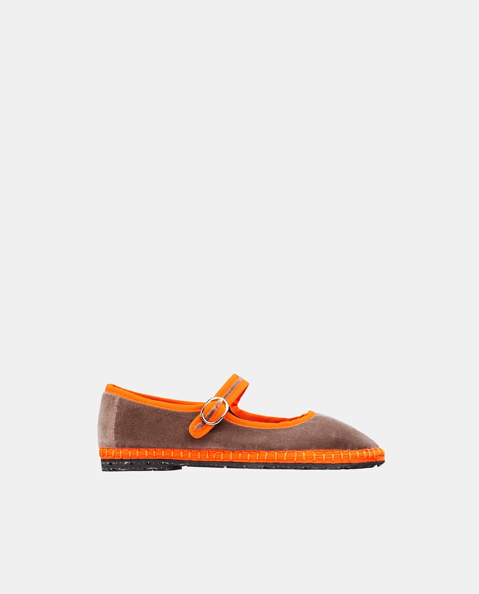 Imagem 0 de Sapatos de Presilha em Veludo