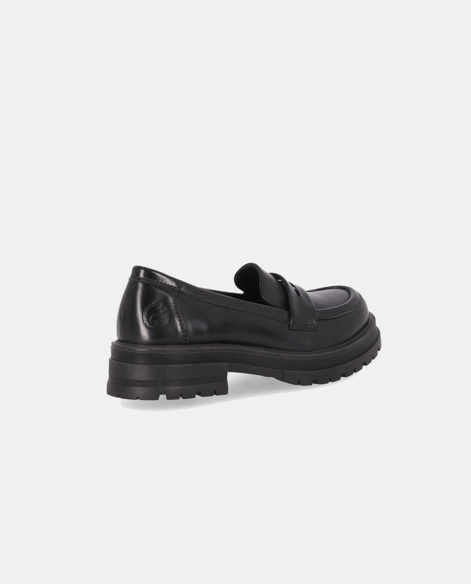 Mocassins Rasos com Travessão Chika10 Preto-3