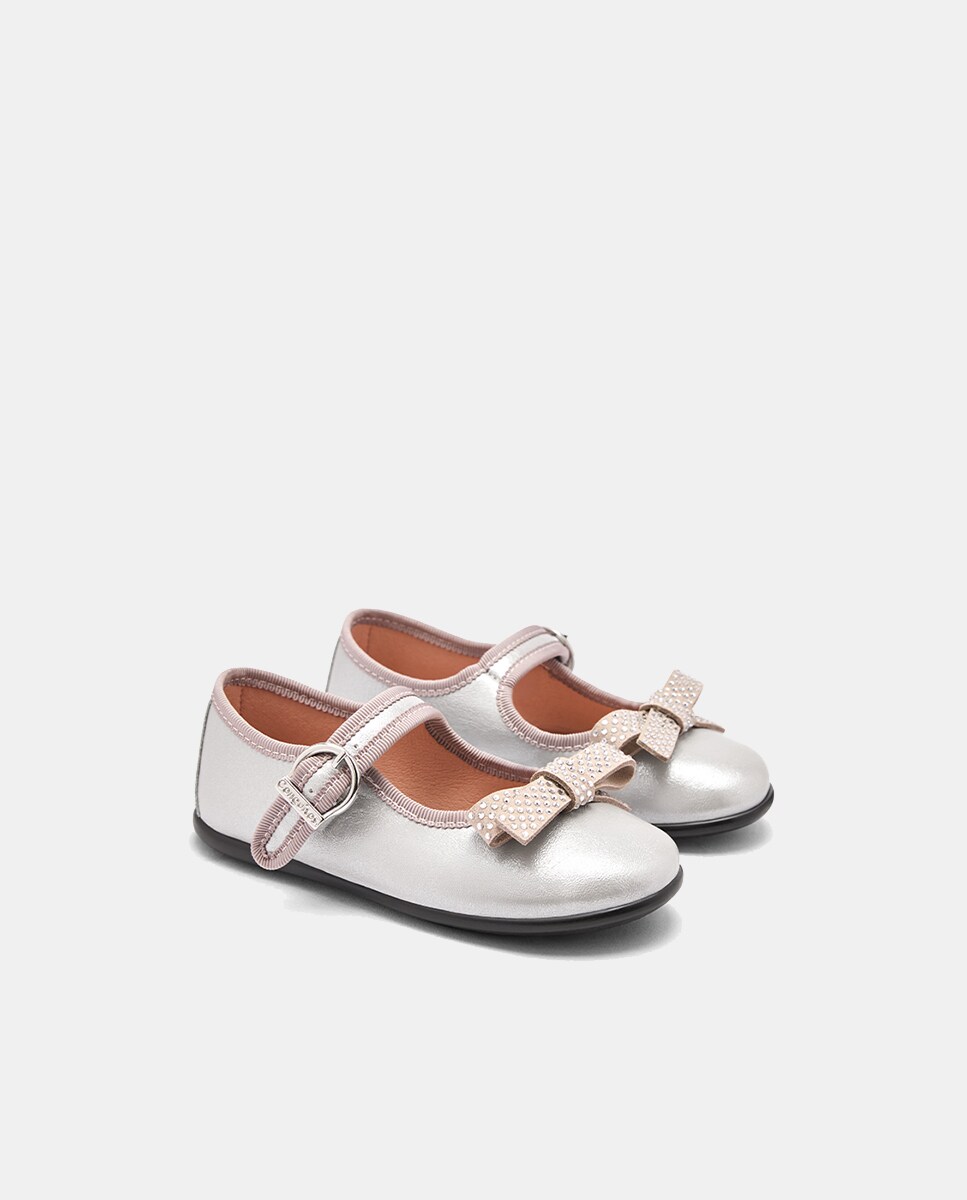 Sapatos de Presilha Metalizados com Laço Strass Prata-4