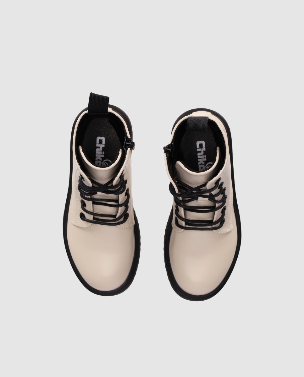 Botins de Estilo Militar de Criança em Pele Vegana com Atacadores e Fecho de Correr Lateral Chika10 Natural-4
