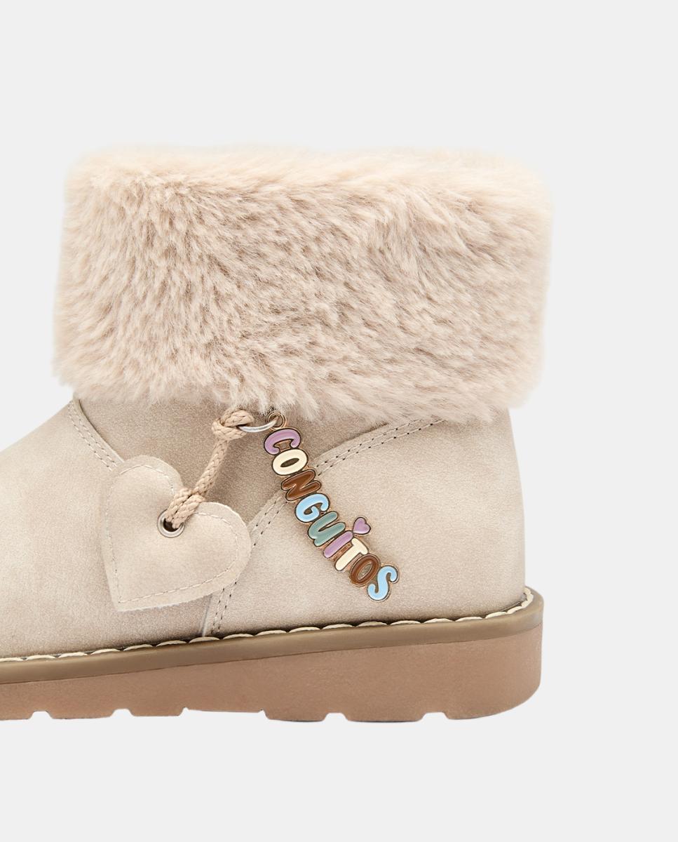 Botas com Pelo e Adorno de Coração Pendente - Bege Lã-3