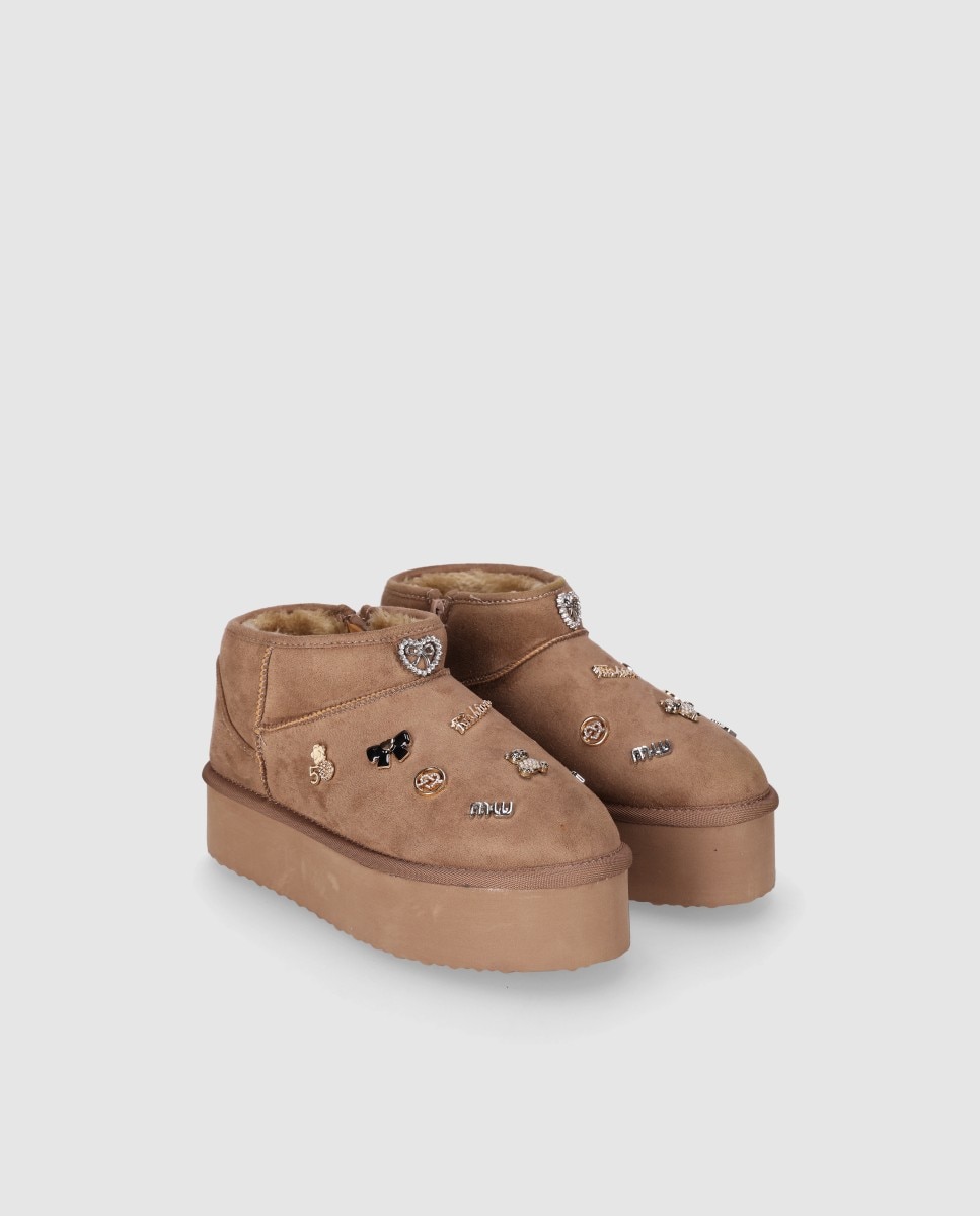 Botín de niña de suede con detalles metalicos decorativos - Chika10 Kids - Marrón claro Marrón claro-2