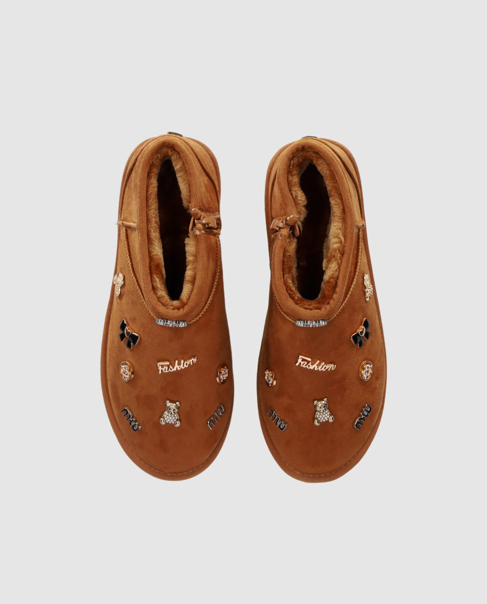 Botins de Camurça com Detalhes Metálicos Decorativos Chika10 Couro-4