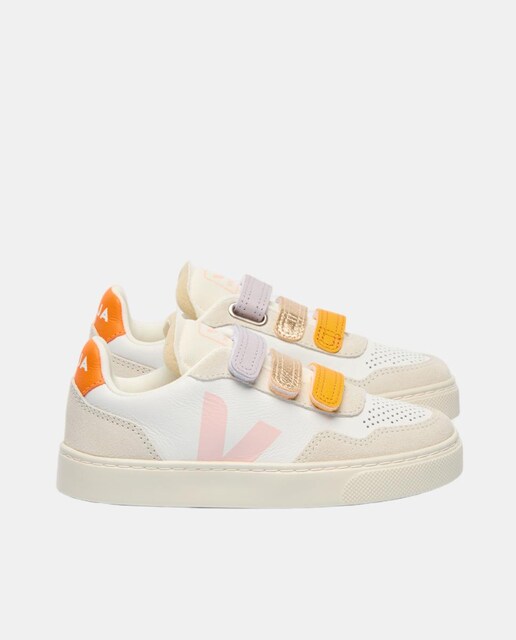 Zapatilla de niña modelo V-90 de cuero