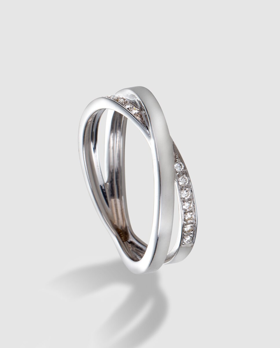 Imagem 0 de Anel de ouro branco com diamantes