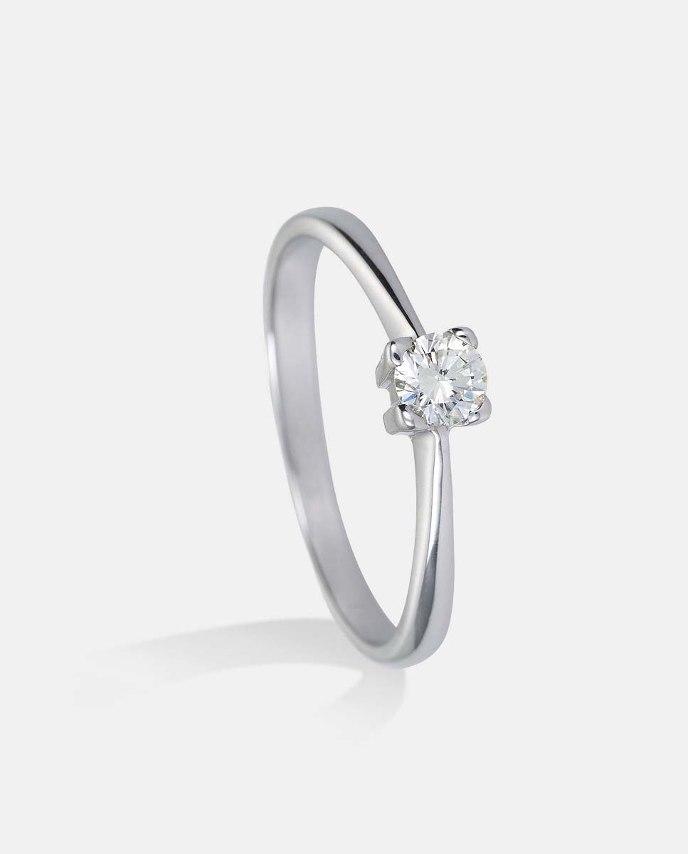 El Corte Inglés - Anillo Luzz de oro y diamante solitario.