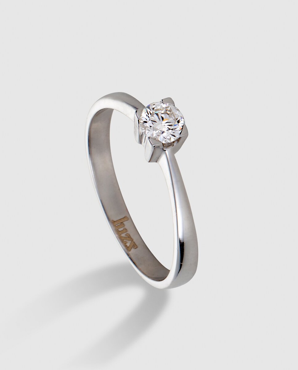 El Corte Inglés - Anillo de oro blanco con diamante.