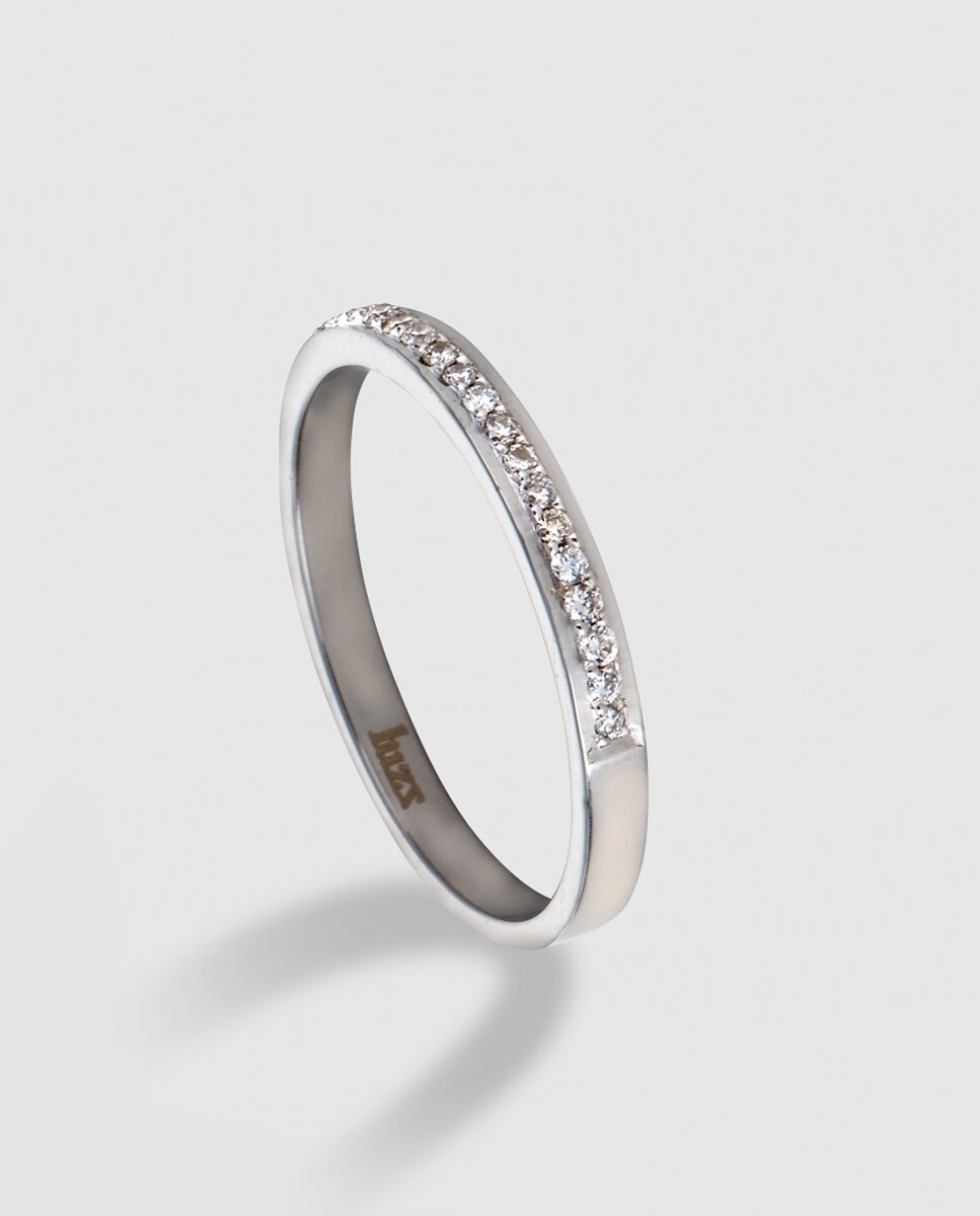 El Corte Inglés - Anillo de oro blanco con diamantes.