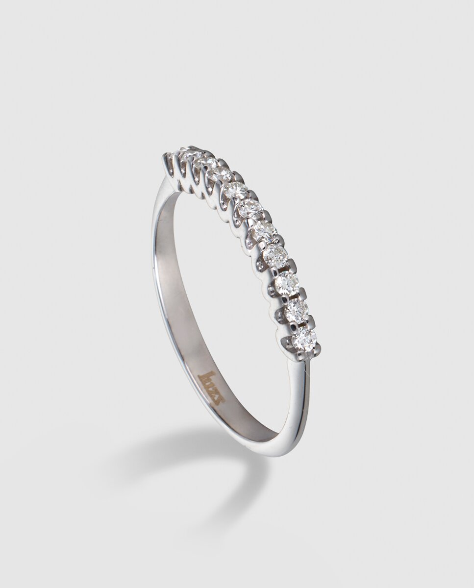 Imagem 0 de Anel de ouro branco com diamantes